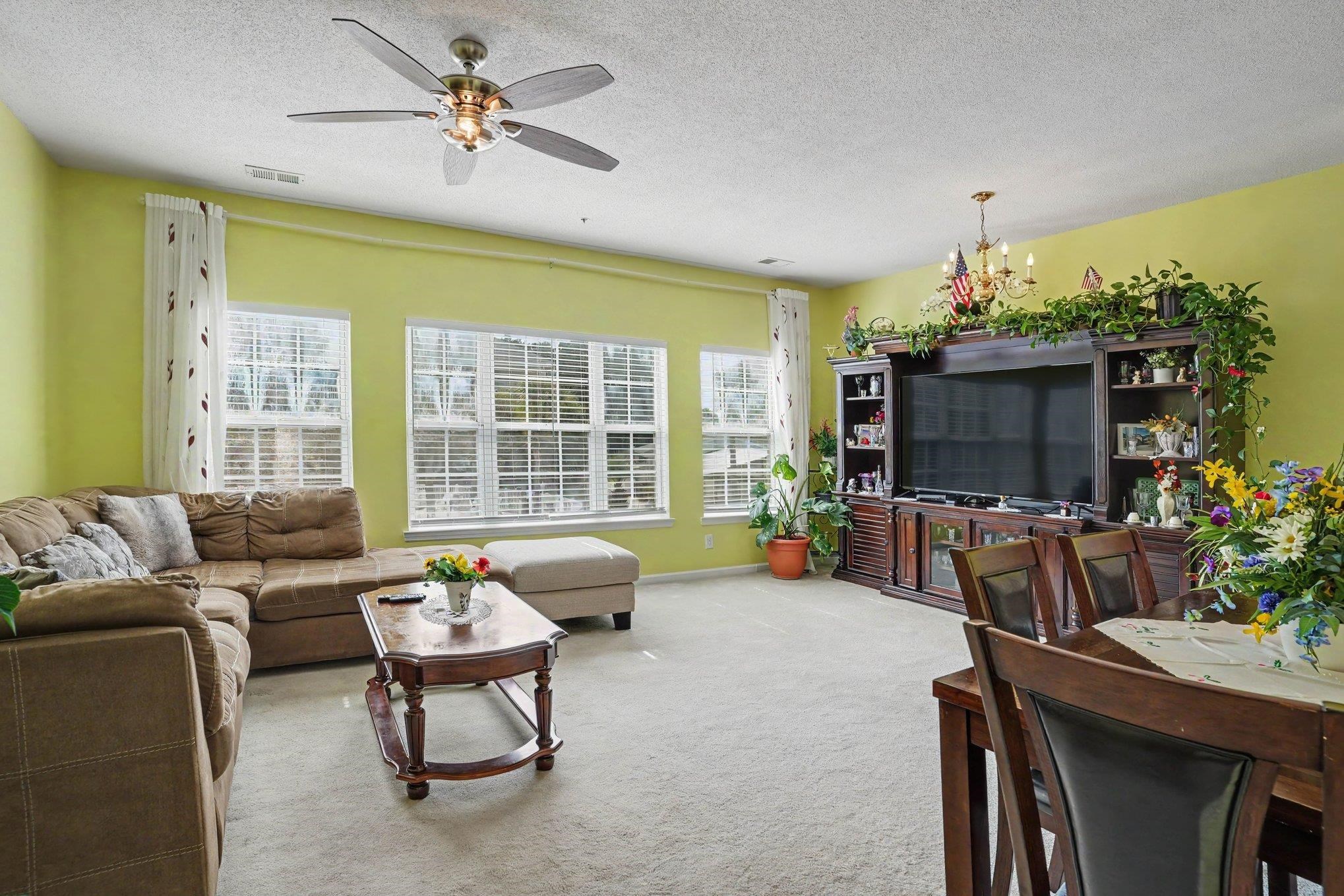 3955 Gladiola Ct. Property Photo 5