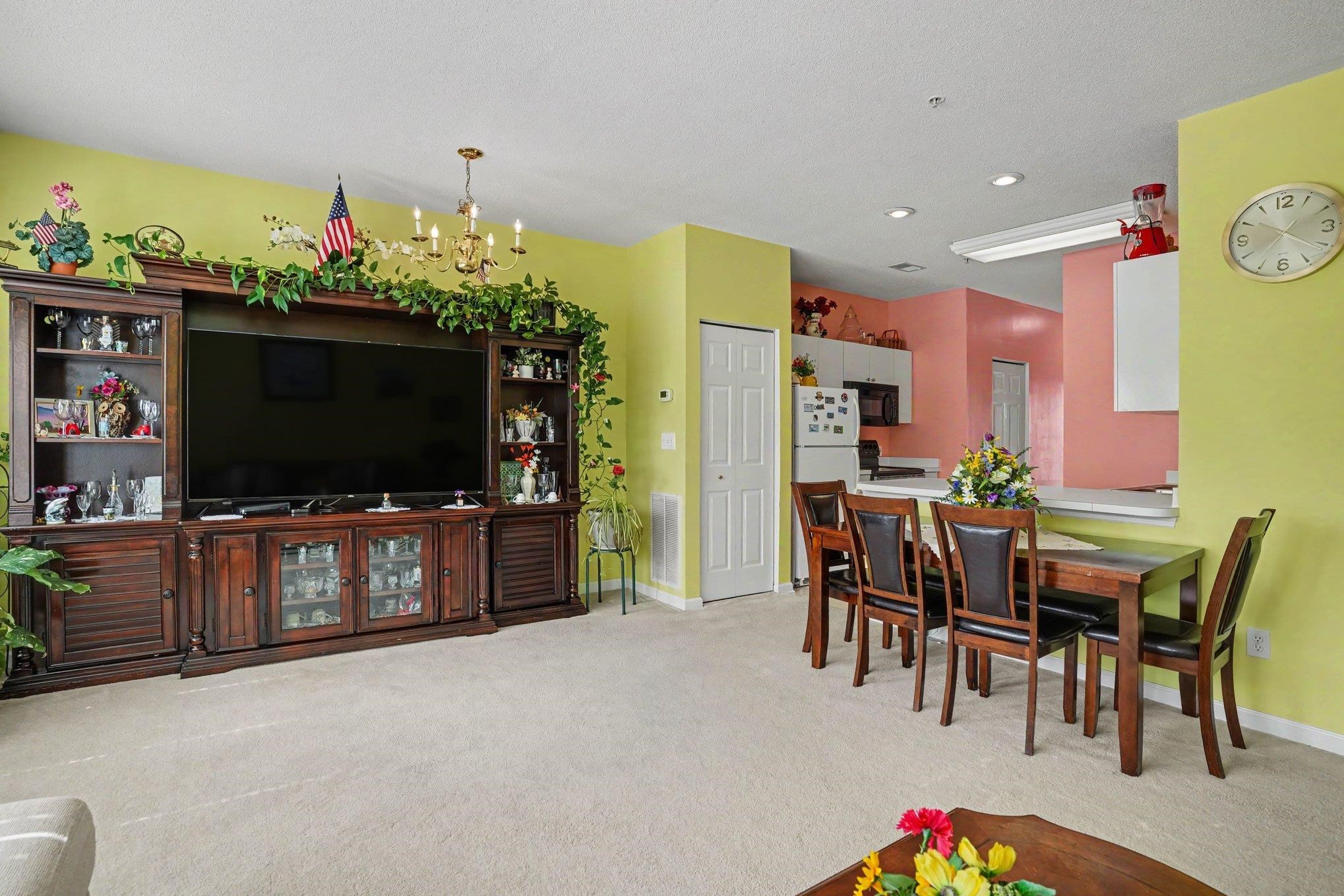 3955 Gladiola Ct. Property Photo 6