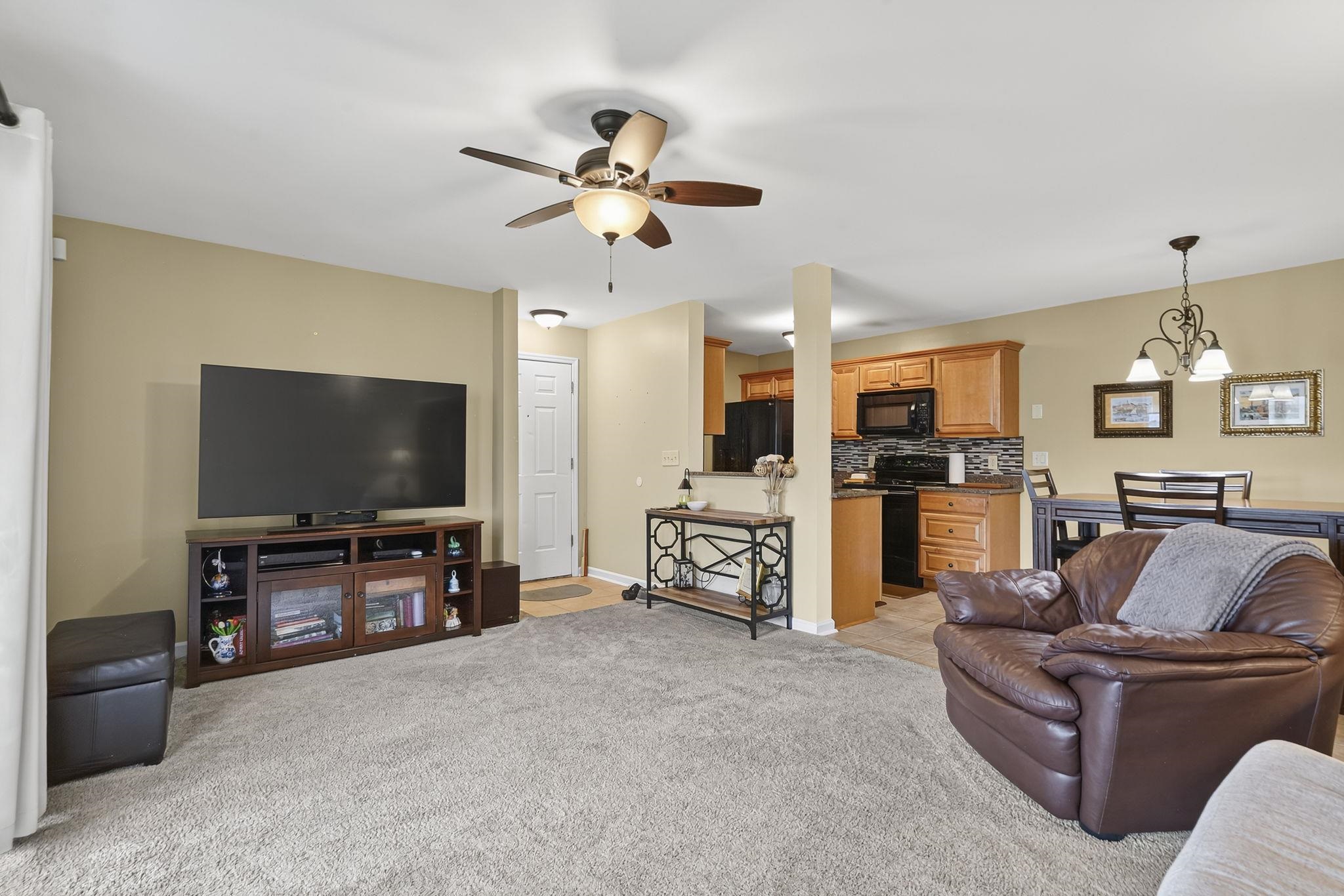 2225 Clearwater Dr. Property Photo 11