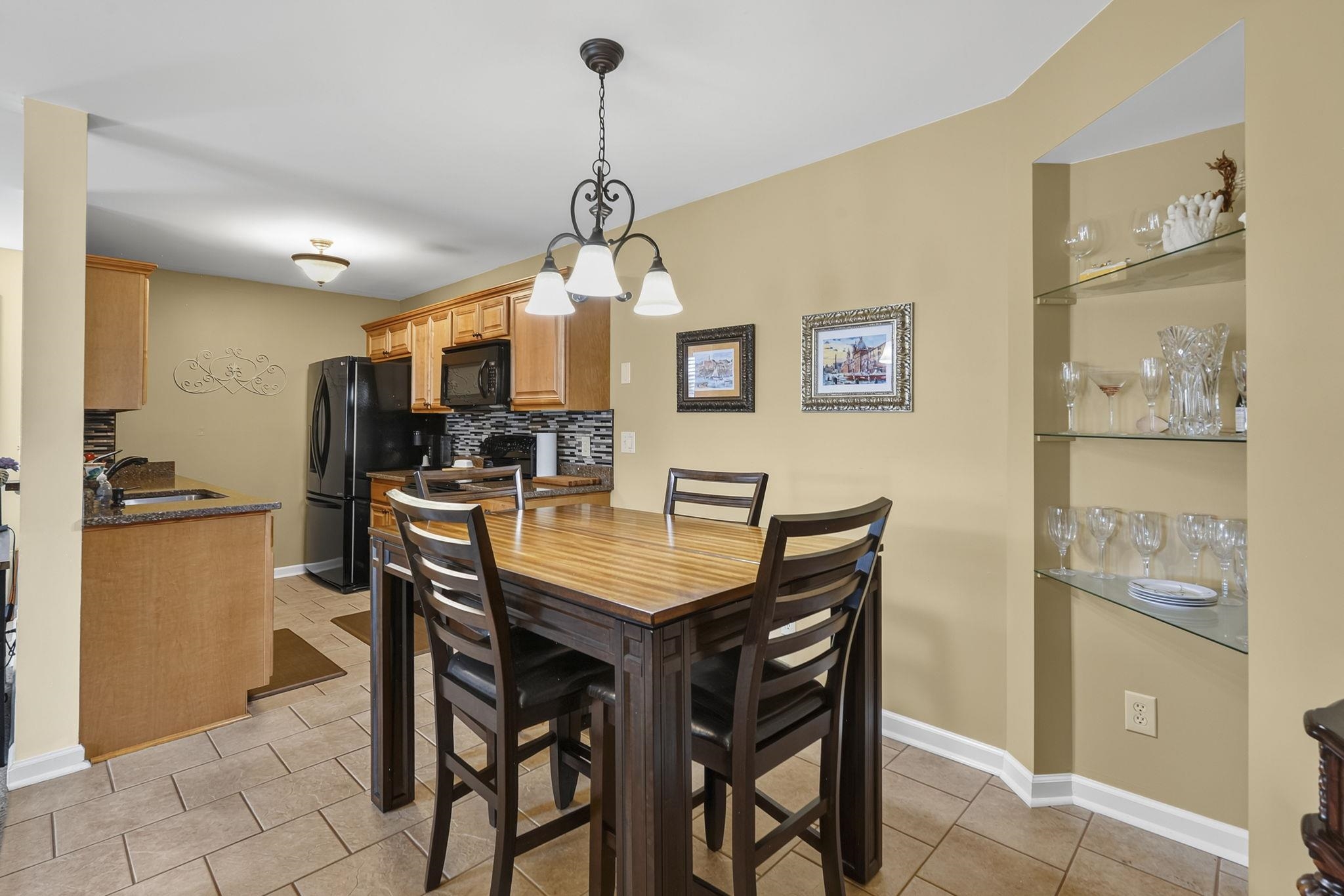 2225 Clearwater Dr. Property Photo 14