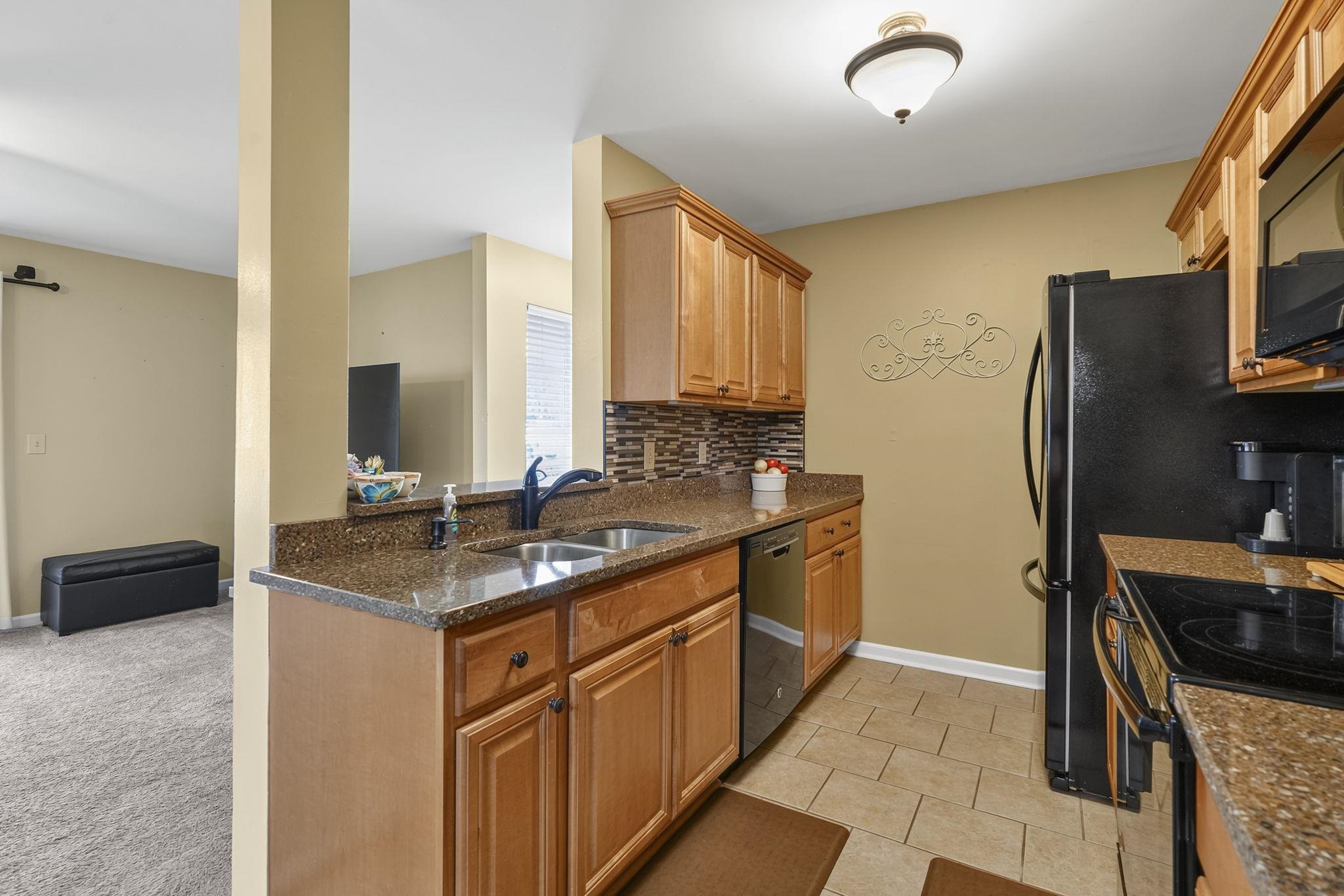 2225 Clearwater Dr. Property Photo 17