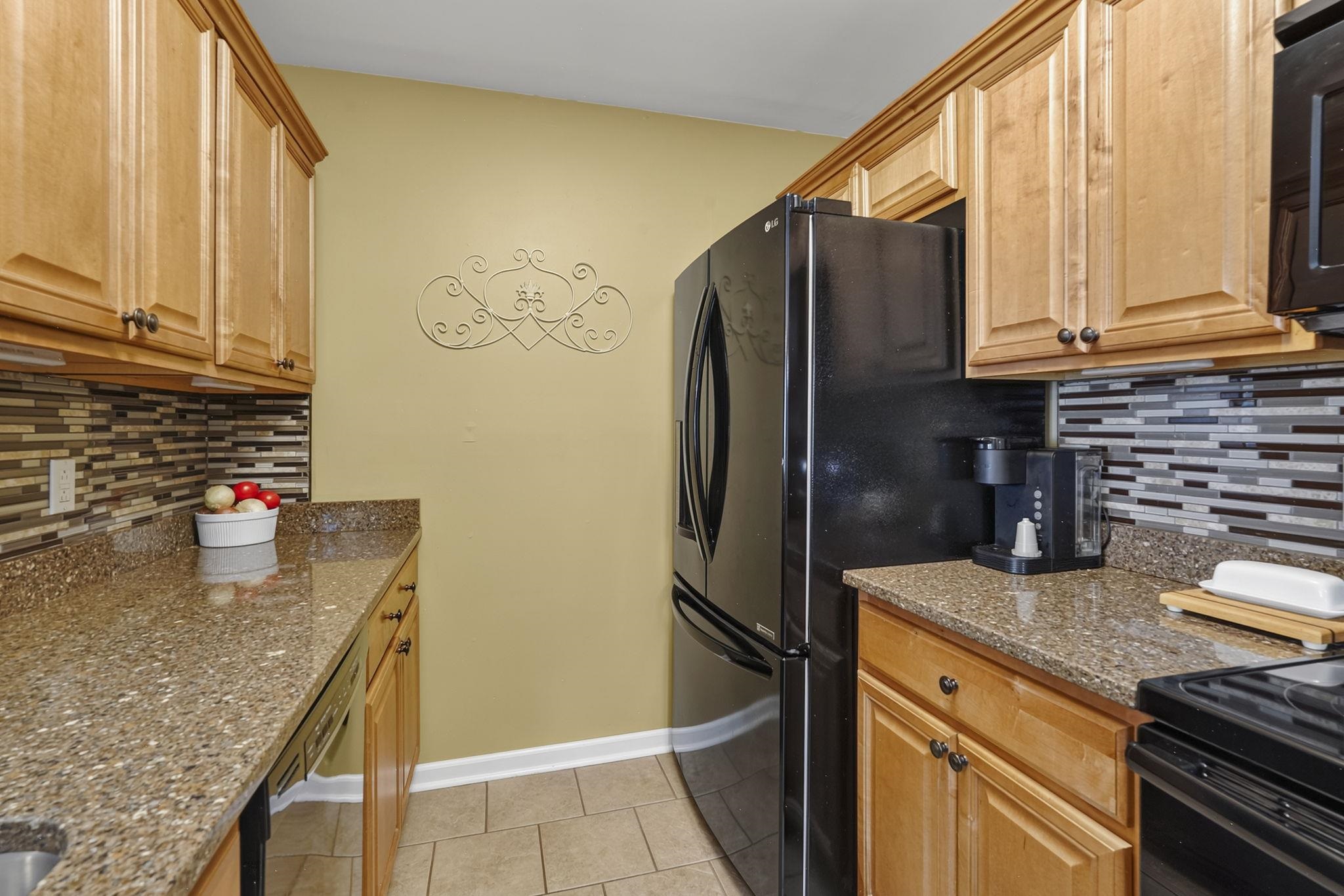 2225 Clearwater Dr. Property Photo 18