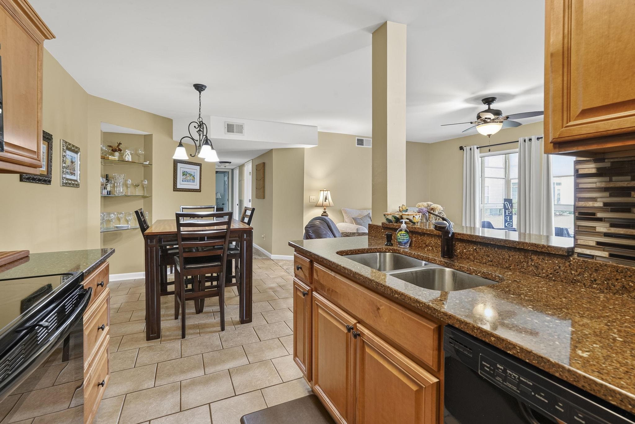 2225 Clearwater Dr. Property Photo 20