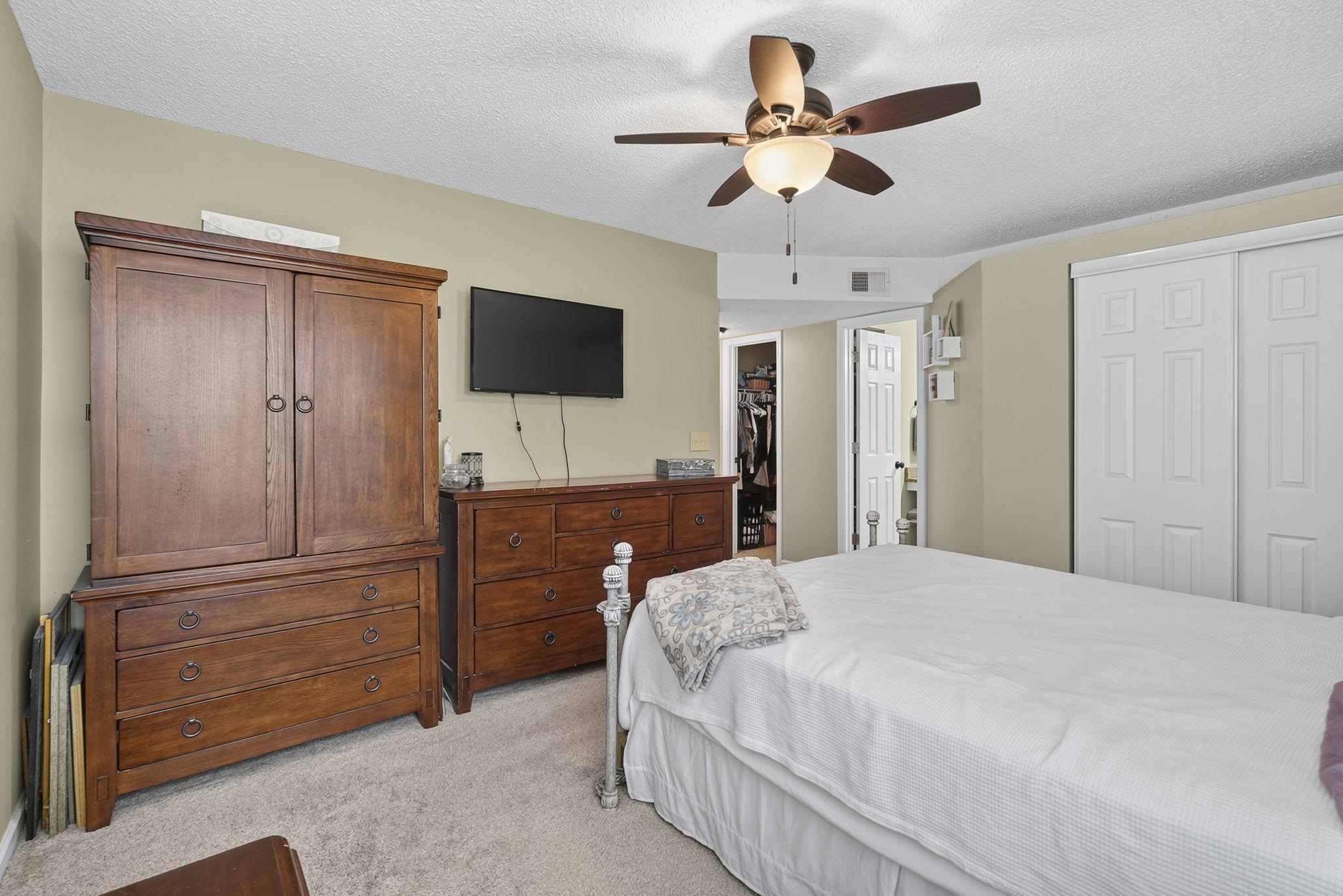 2225 Clearwater Dr. Property Photo 28