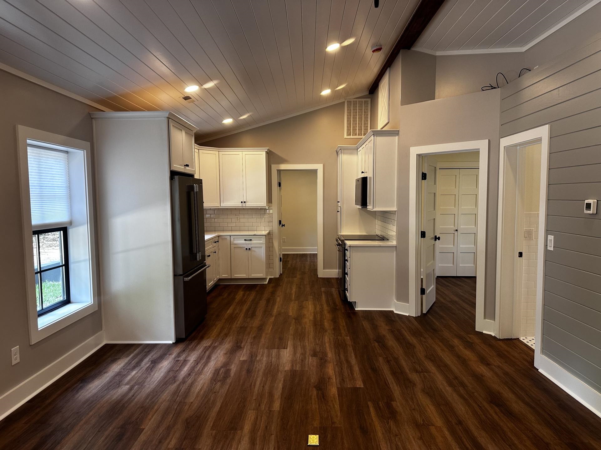 346 Waterside Ln. Property Photo 9