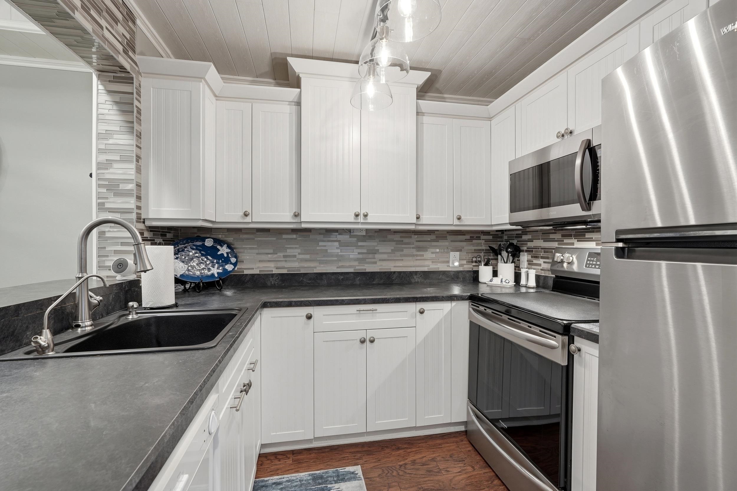 435 Ocean Creek Dr. Property Photo 5