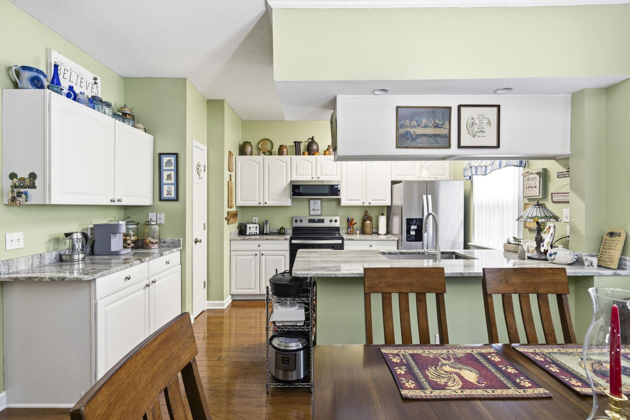 400 Willow Green Dr. Property Photo 12