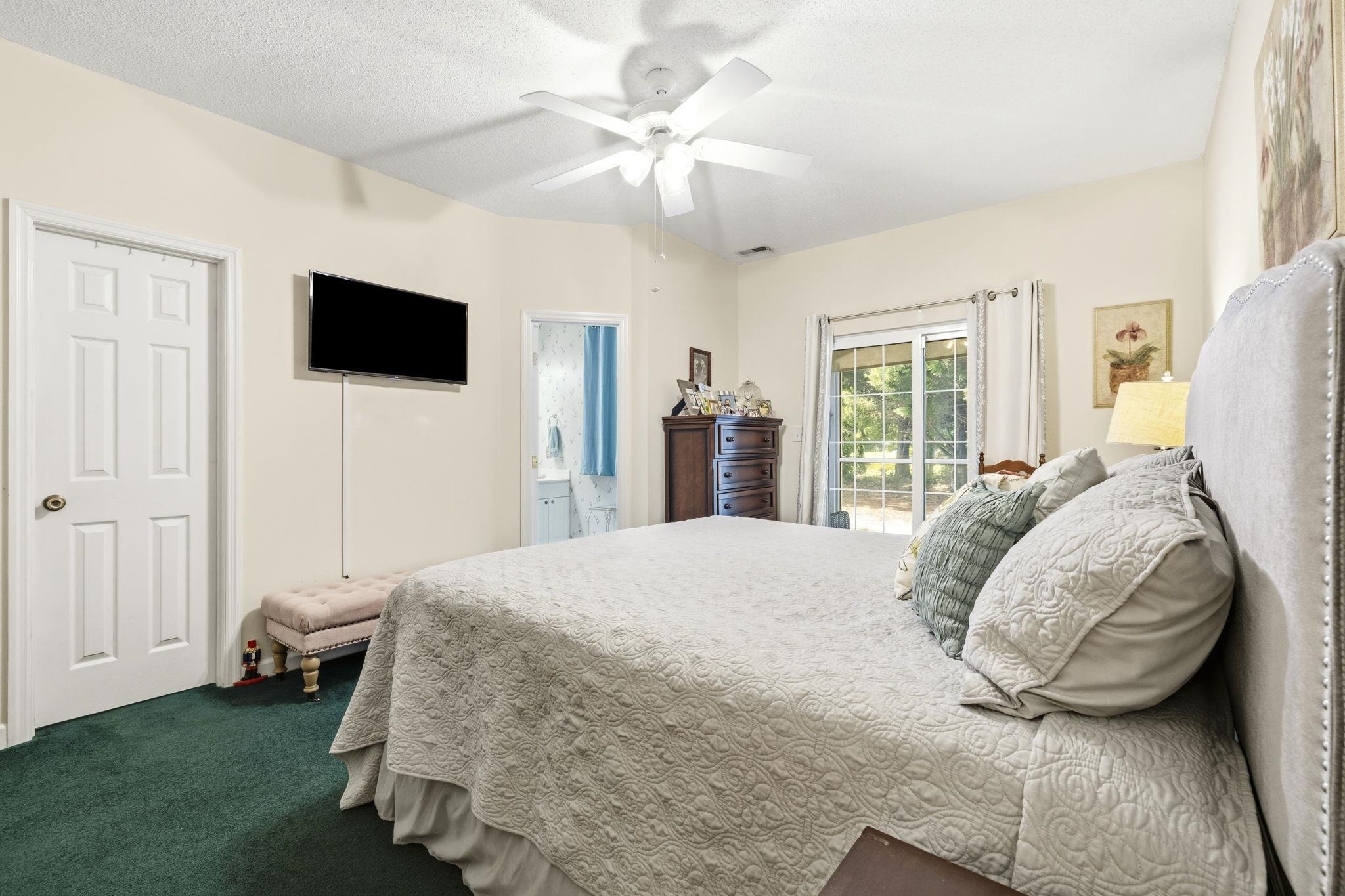 400 Willow Green Dr. Property Photo 20