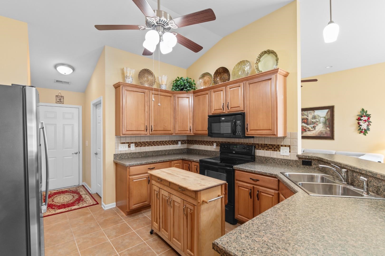 214 Southern Breezes Circle Property Photo 7