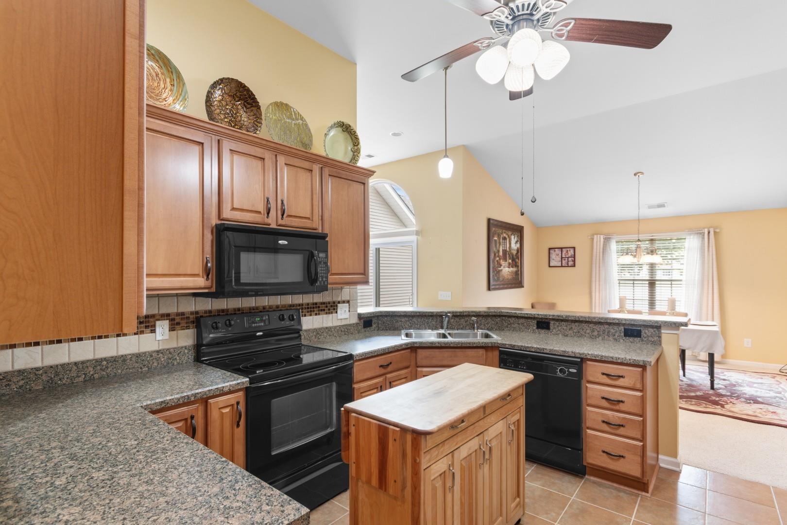 214 Southern Breezes Circle Property Photo 8