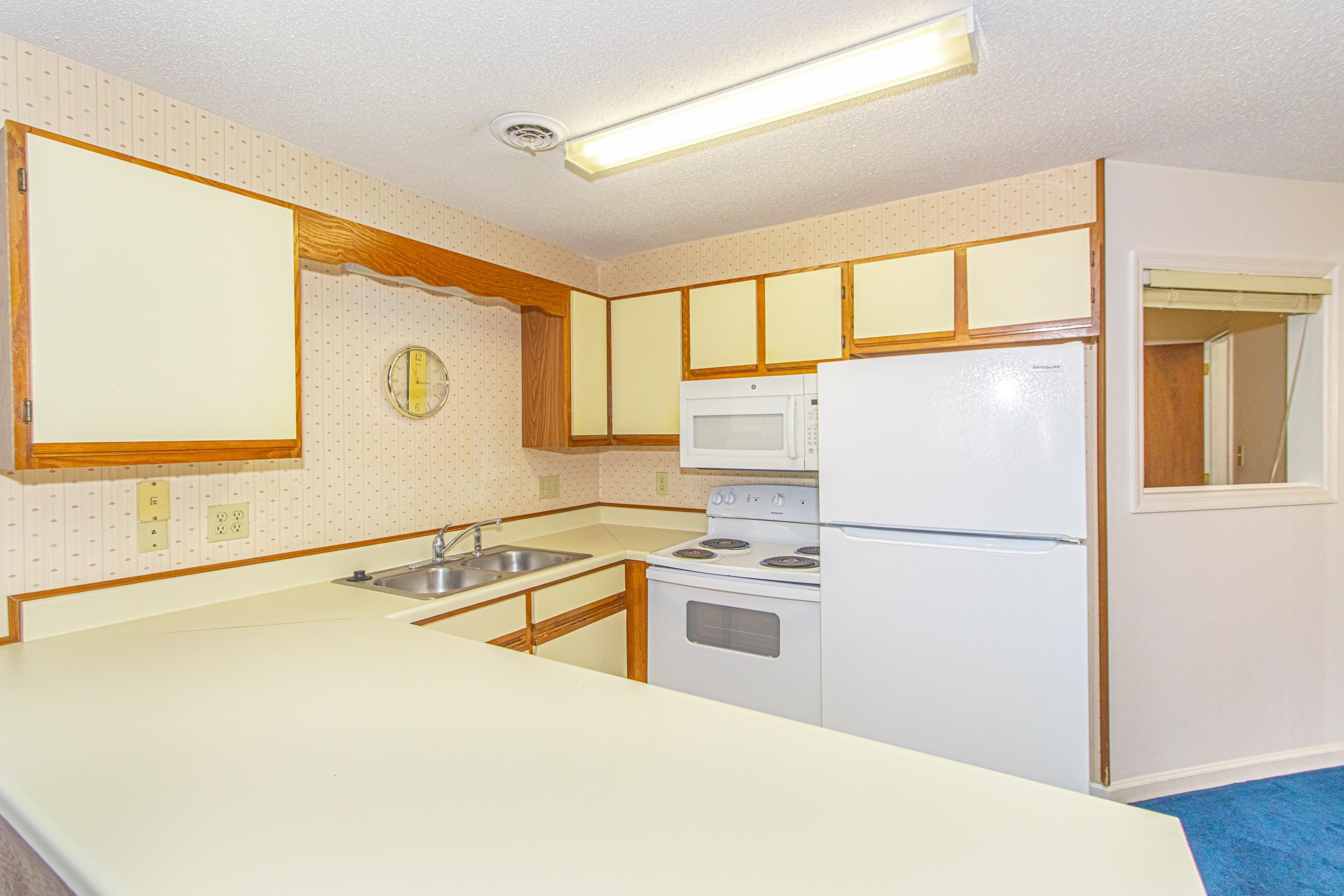1870 Auburn Ln. Property Photo 14