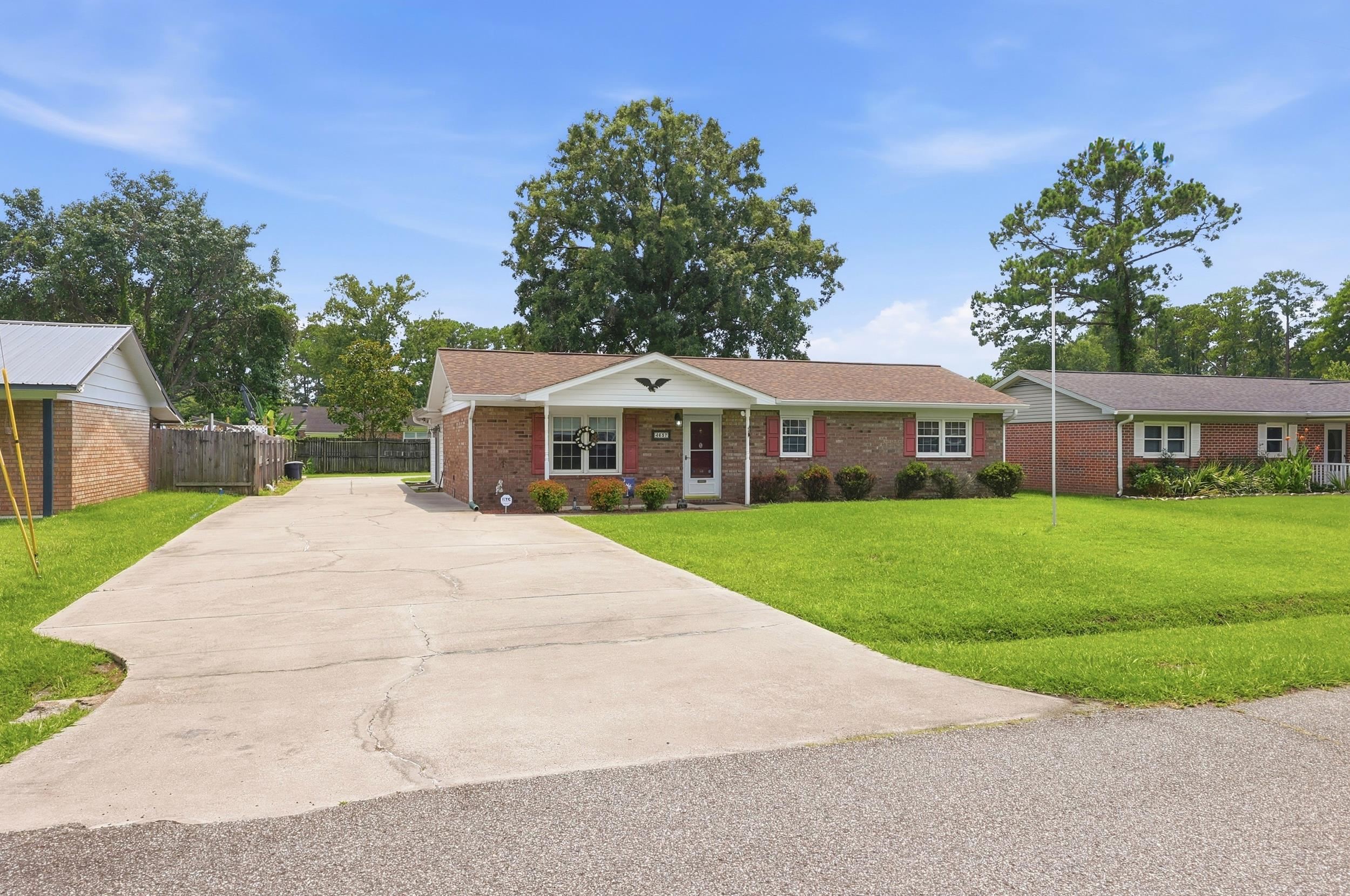 4637 Teakwood Dr. Property Photo 2