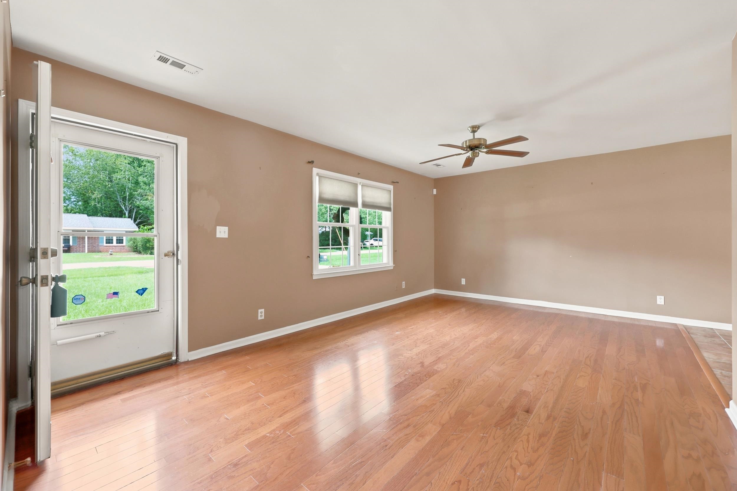4637 Teakwood Dr. Property Photo 5