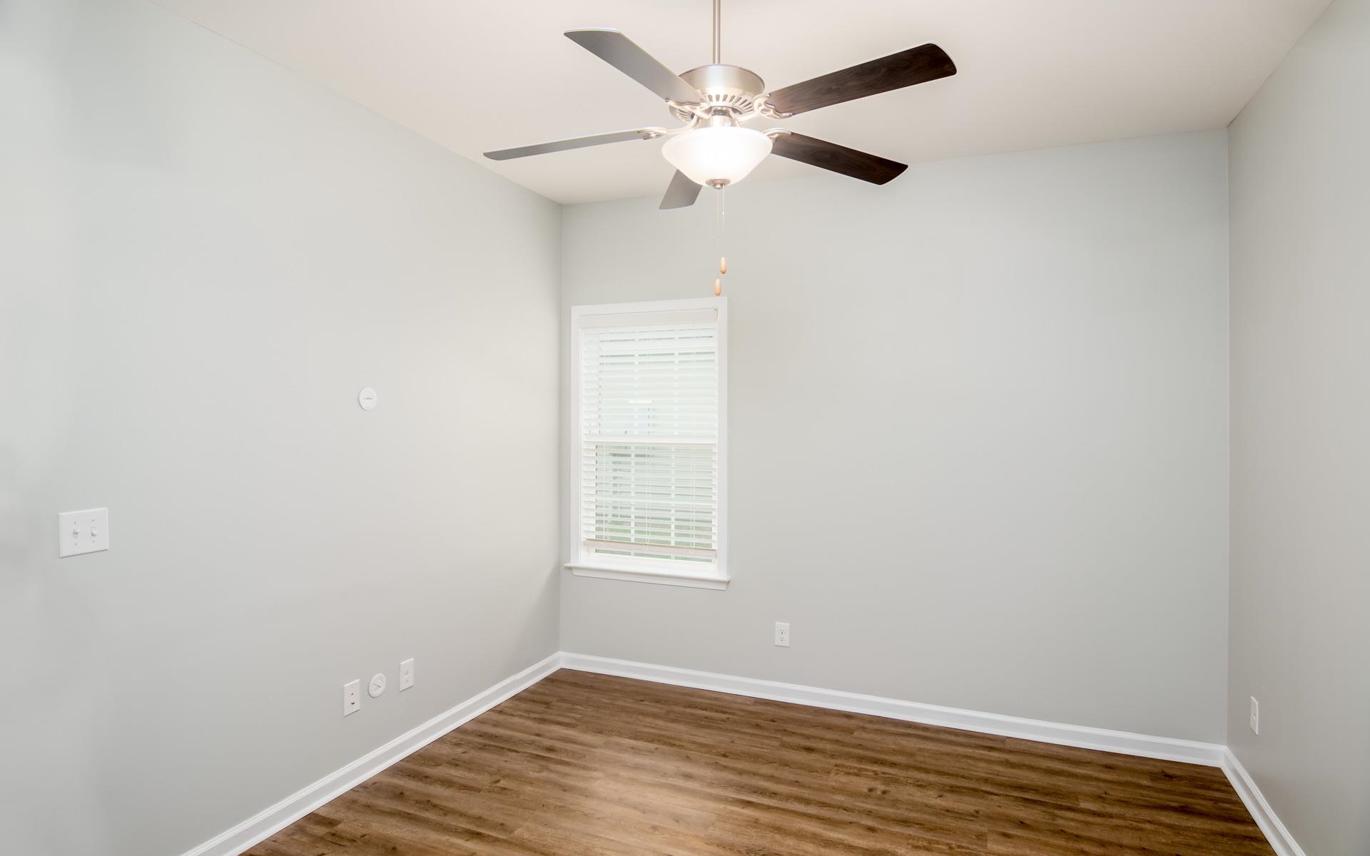 405 Two Rivers Rd. Property Photo 6