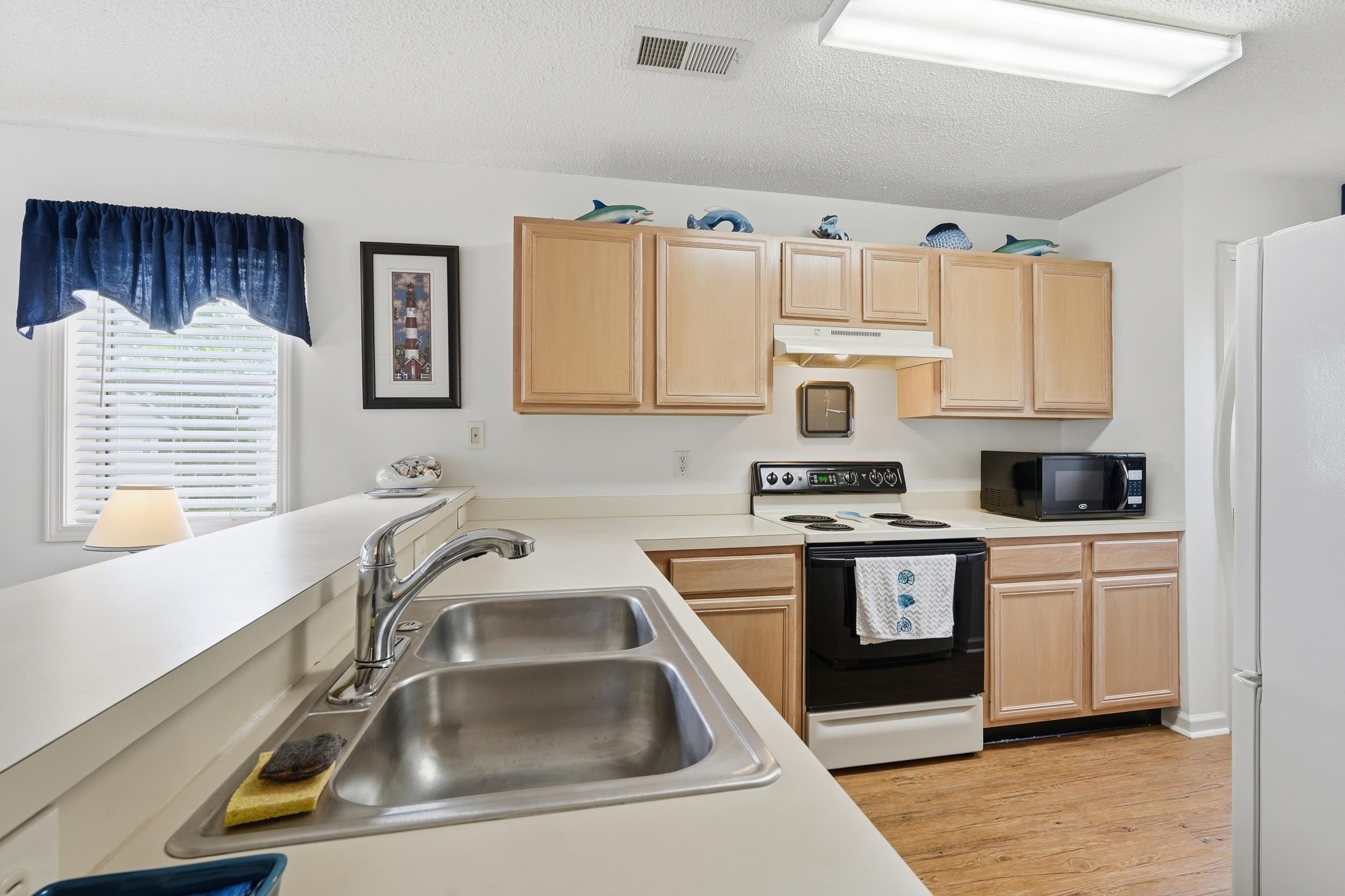 1230 White Tree Ln. Property Photo 5