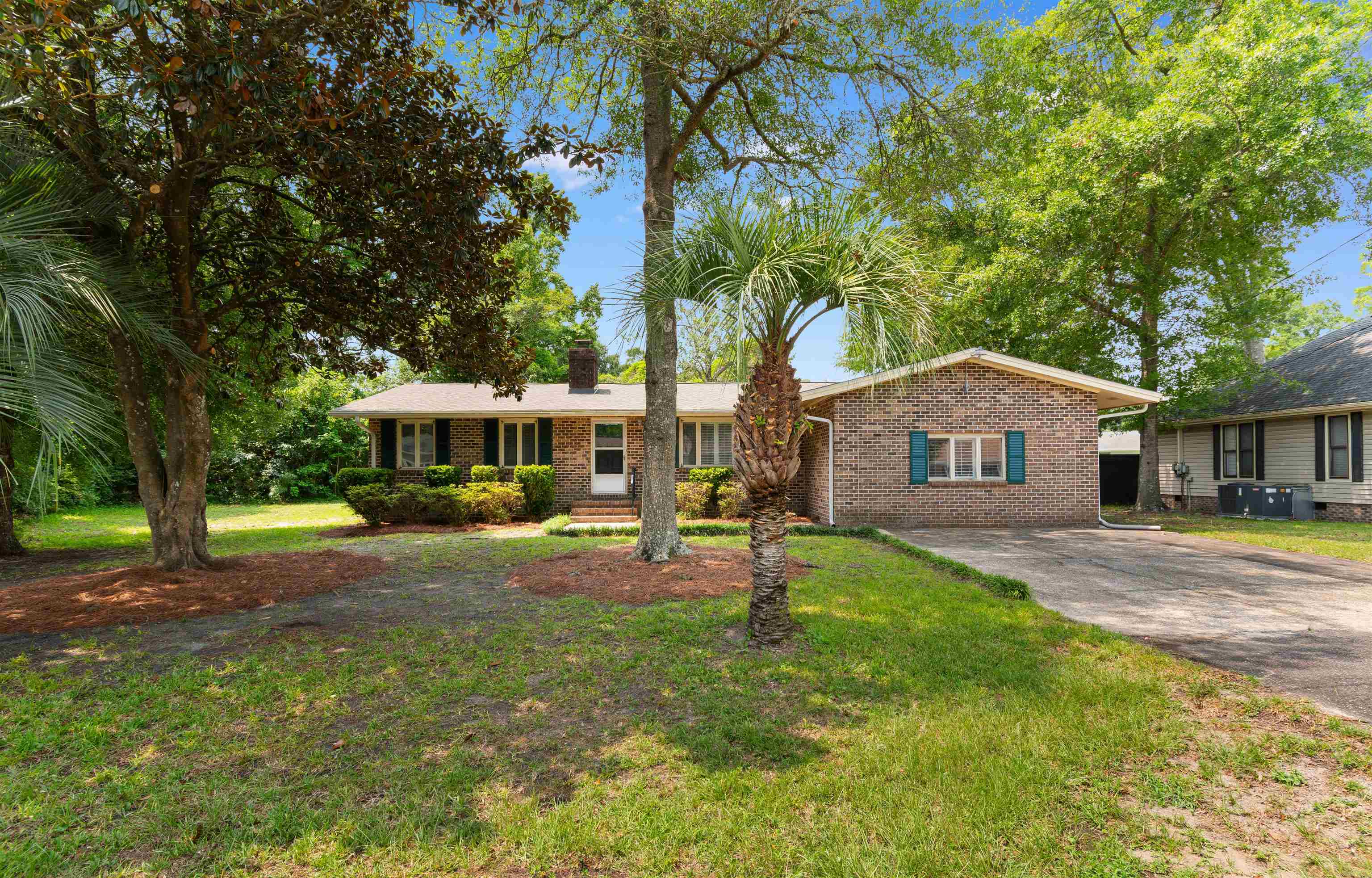 655 5th Ave. N Property Photo 1