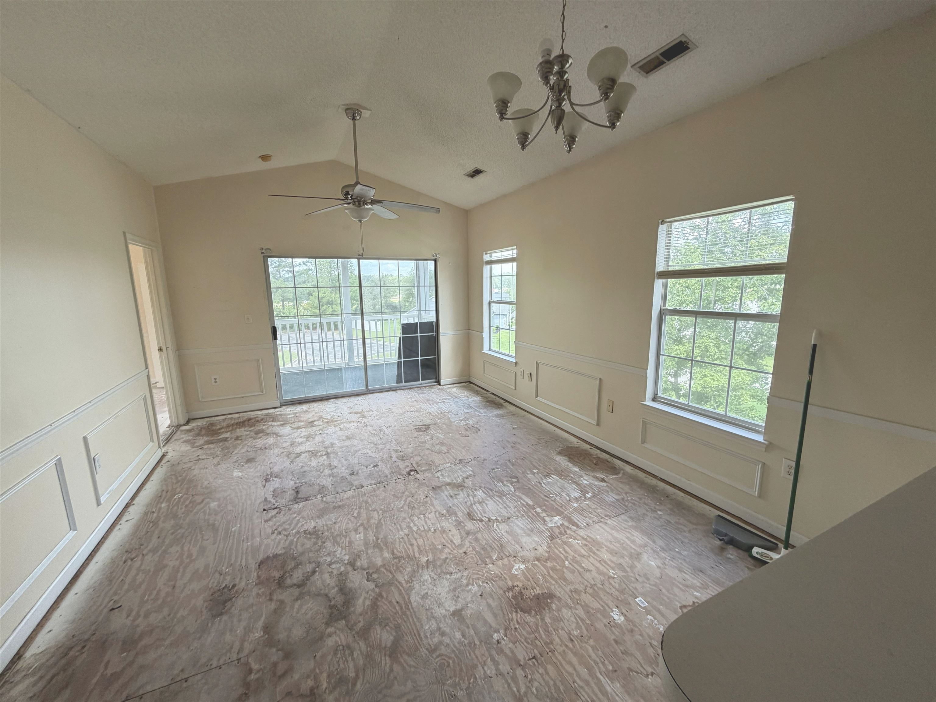 248 Sun Colony Blvd. Property Photo 6