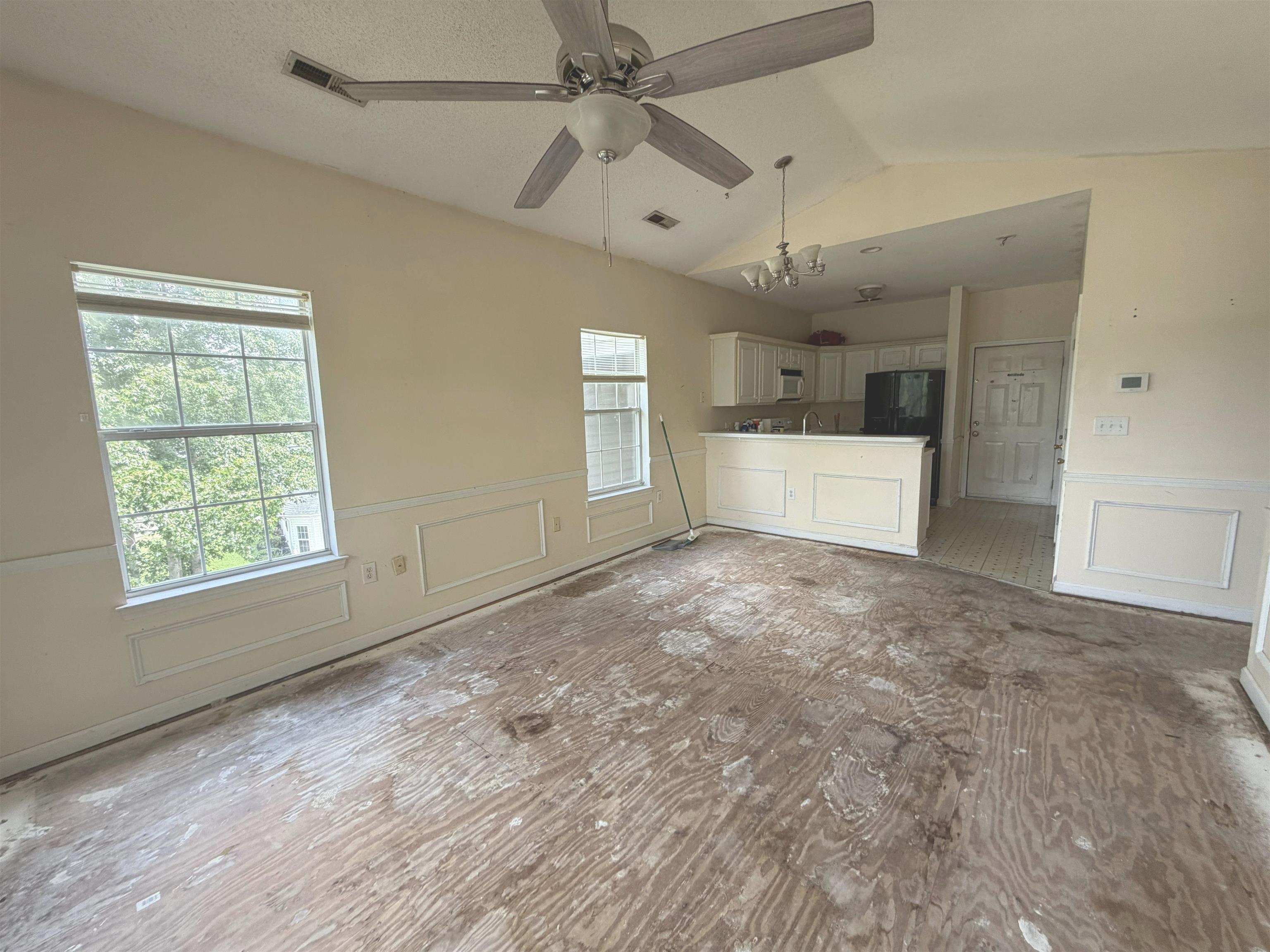 248 Sun Colony Blvd. Property Photo 7