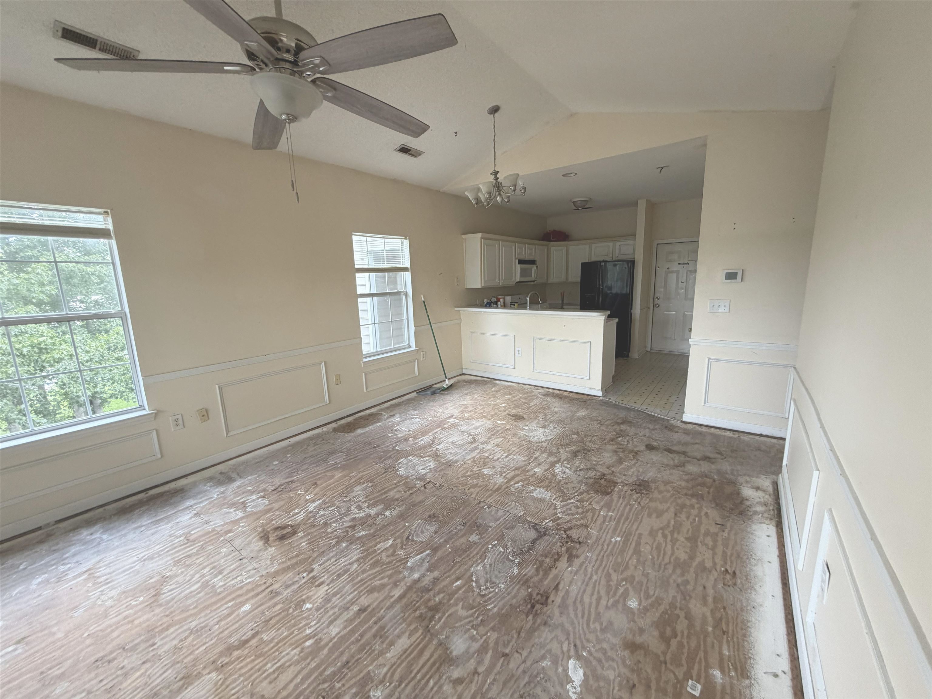 248 Sun Colony Blvd. Property Photo 8
