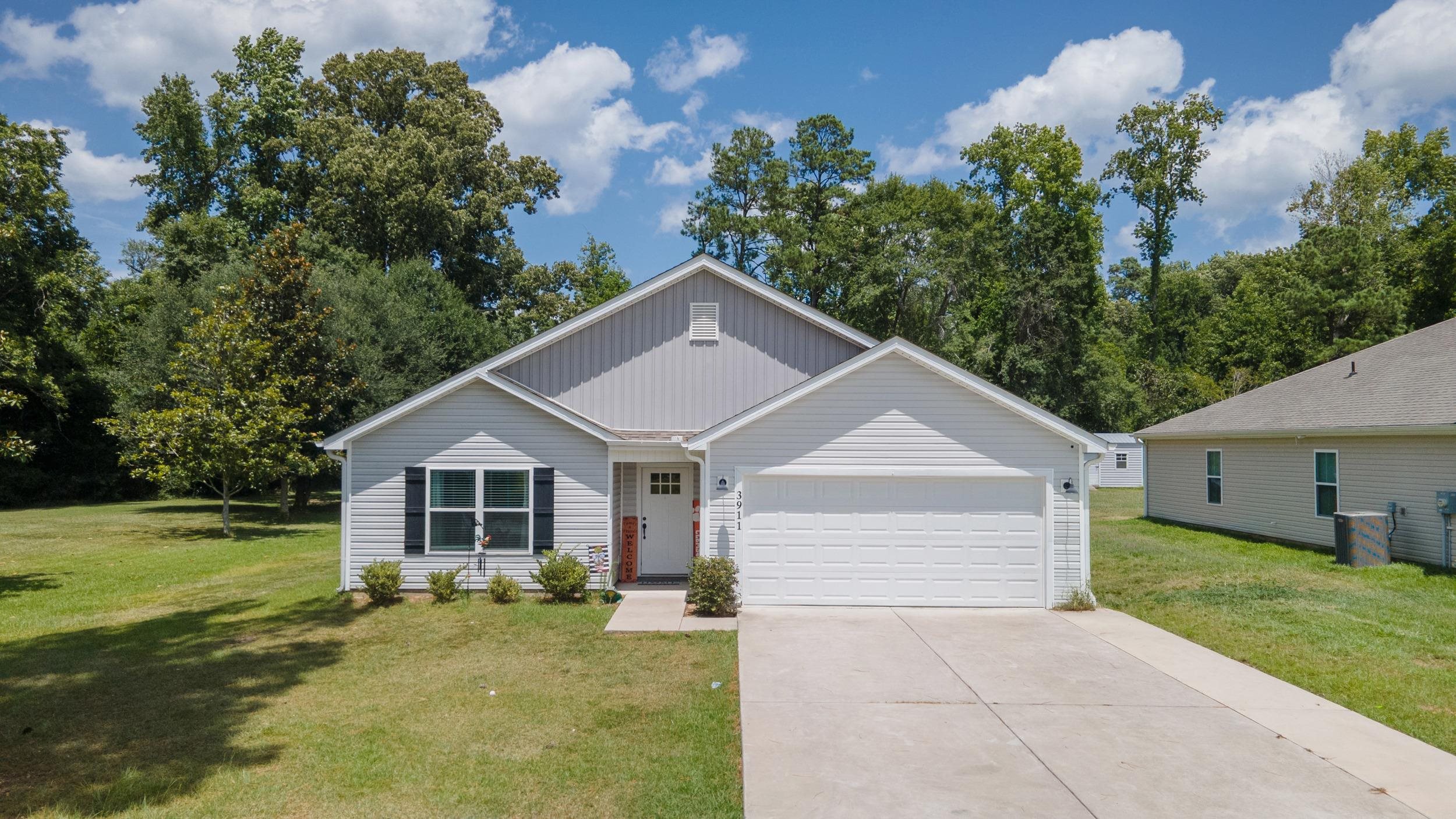 3911 Lake Dr. Property Photo 1