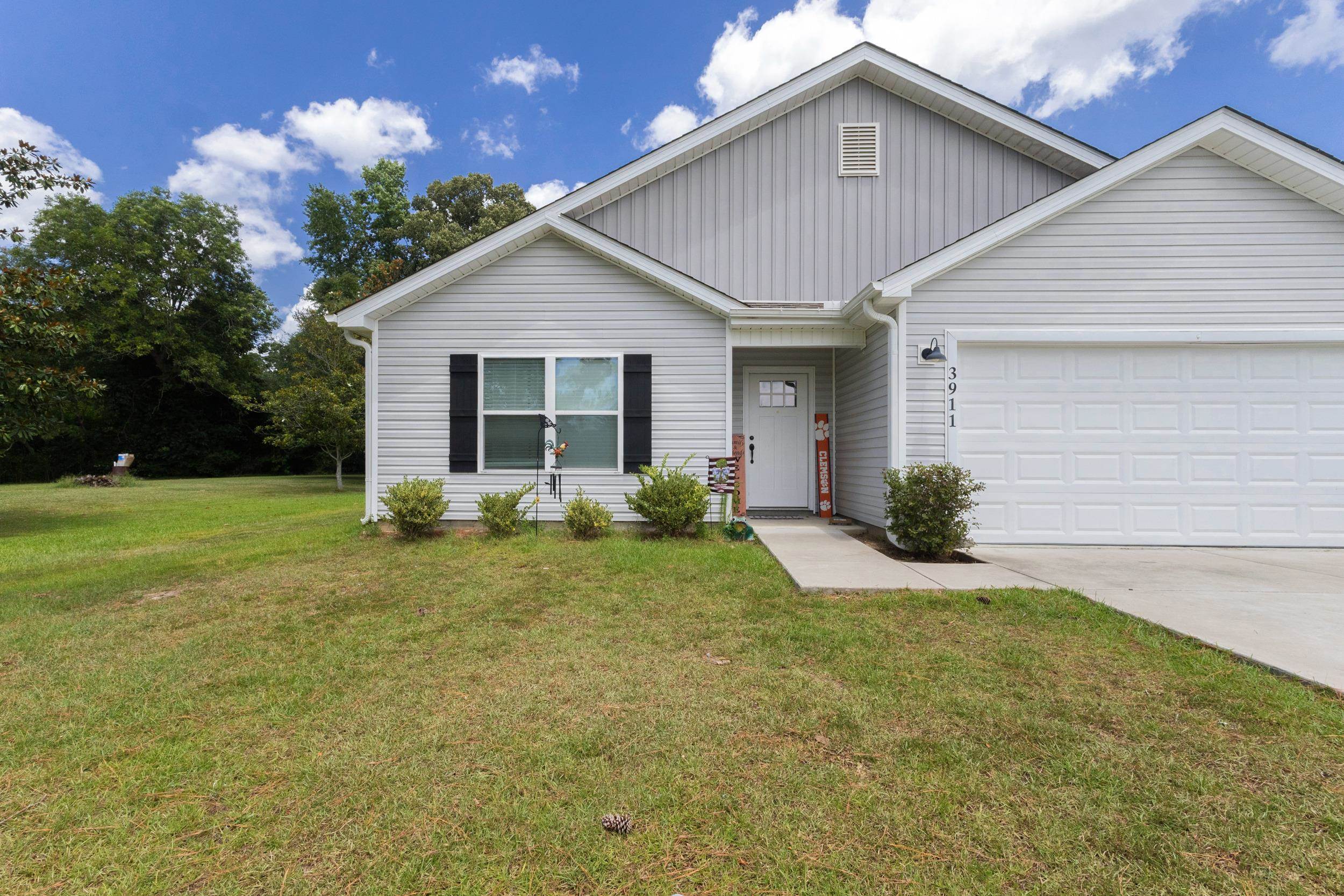 3911 Lake Dr. Property Photo 9