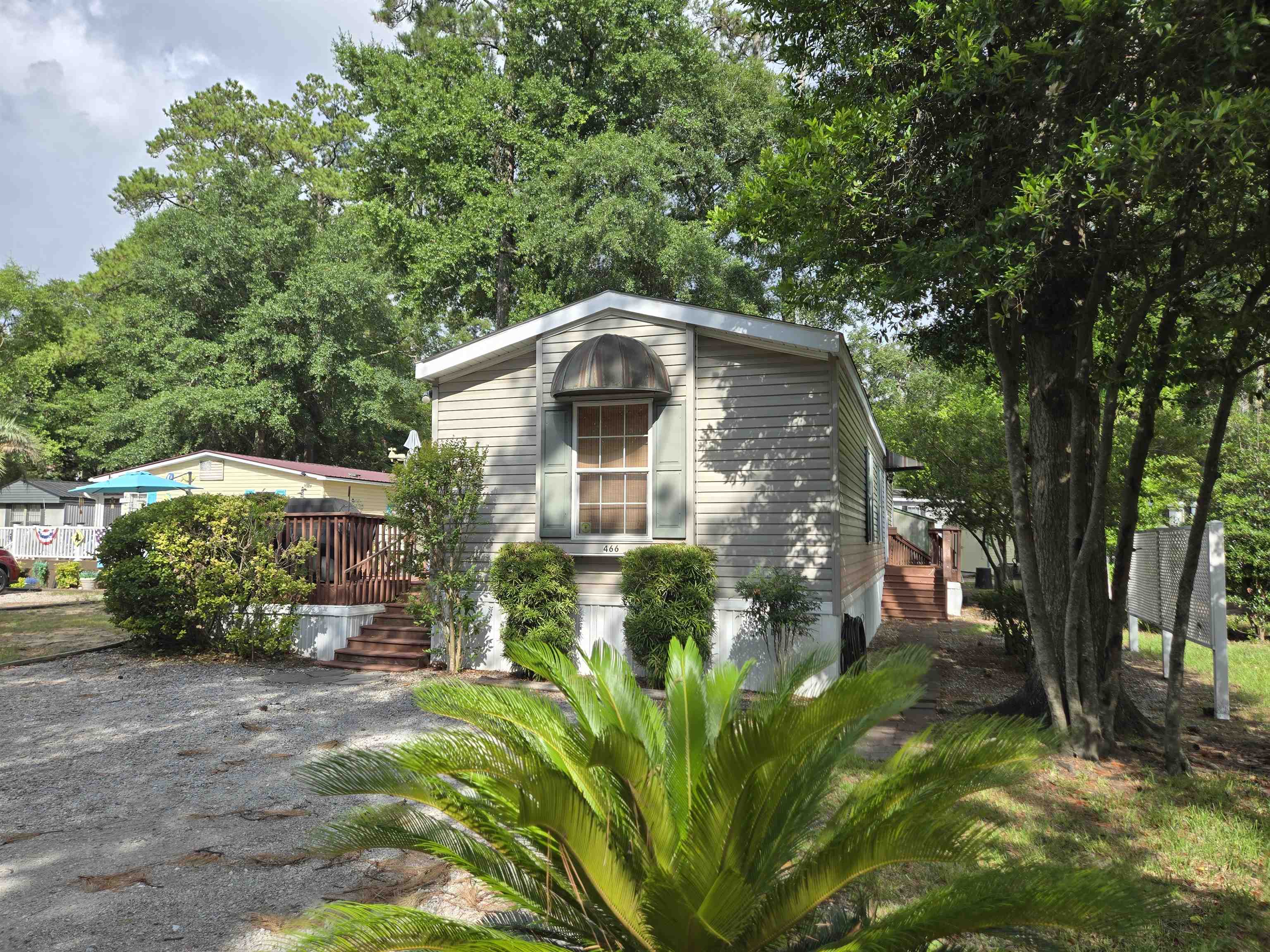 466 W Banks Dr. Property Photo 3