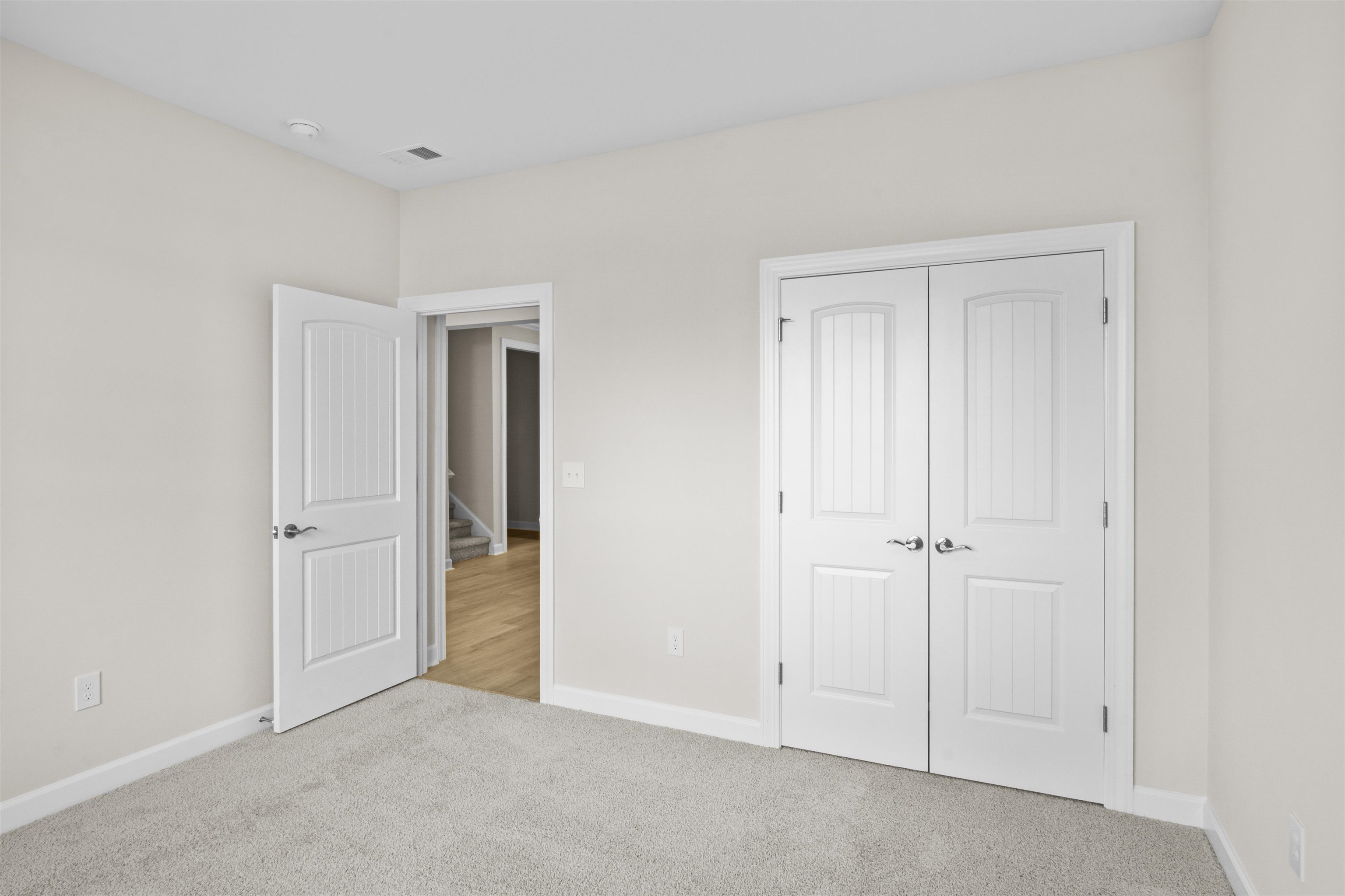 2031 Woodrush Loop Property Photo 7