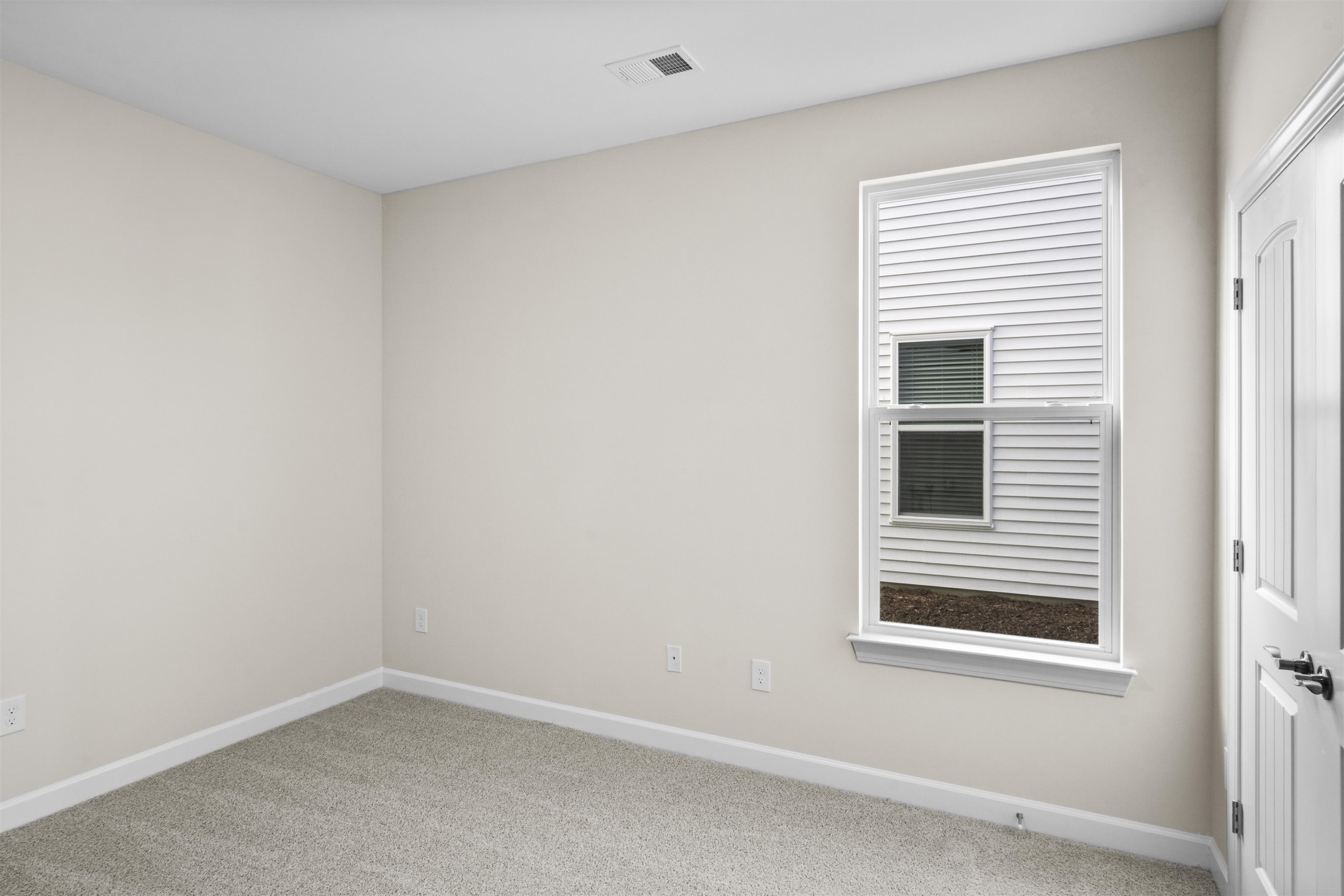 2031 Woodrush Loop Property Photo 8