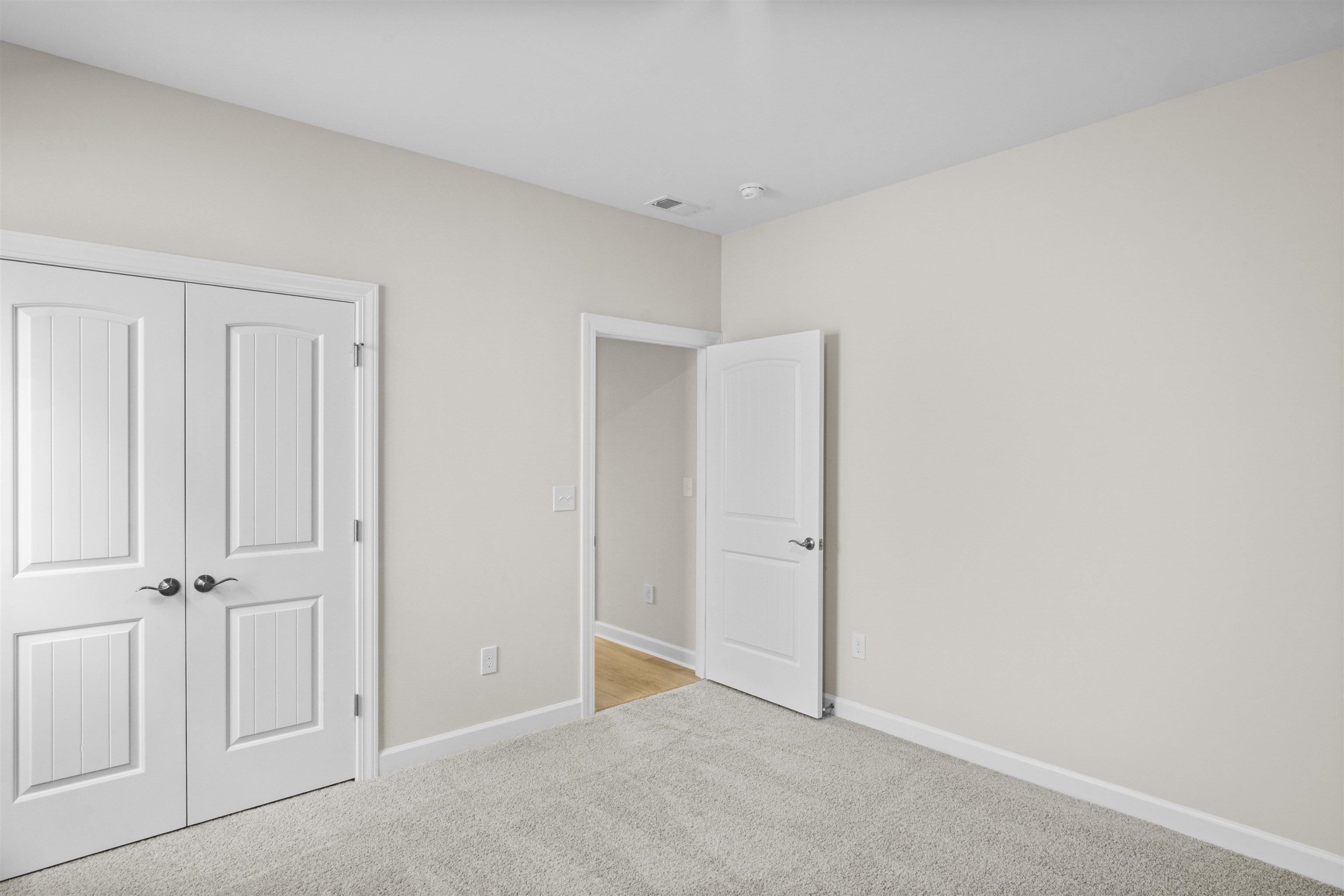 2031 Woodrush Loop Property Photo 9