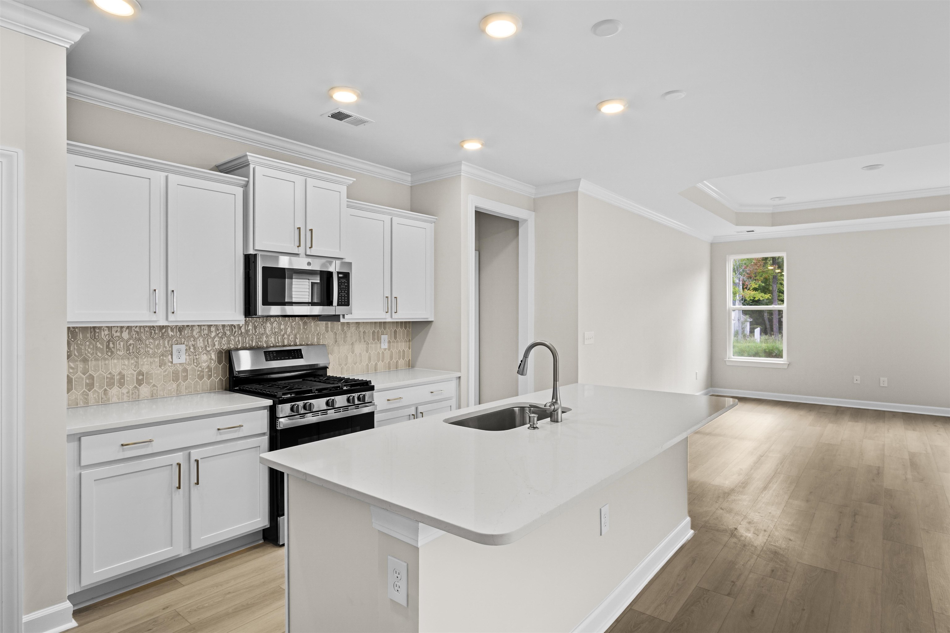 2031 Woodrush Loop Property Photo 12