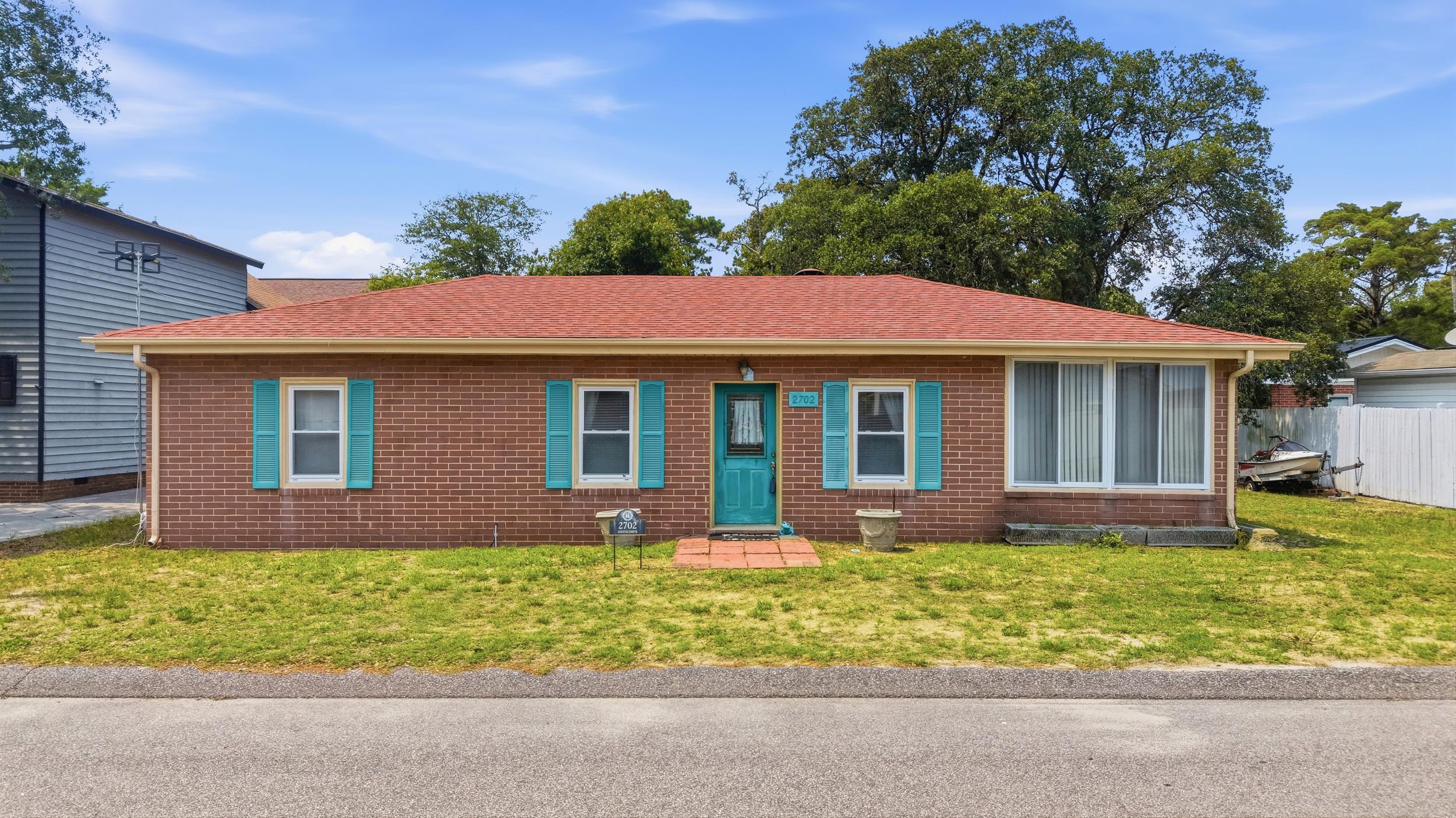 2702 Havens Dr. Property Photo 1