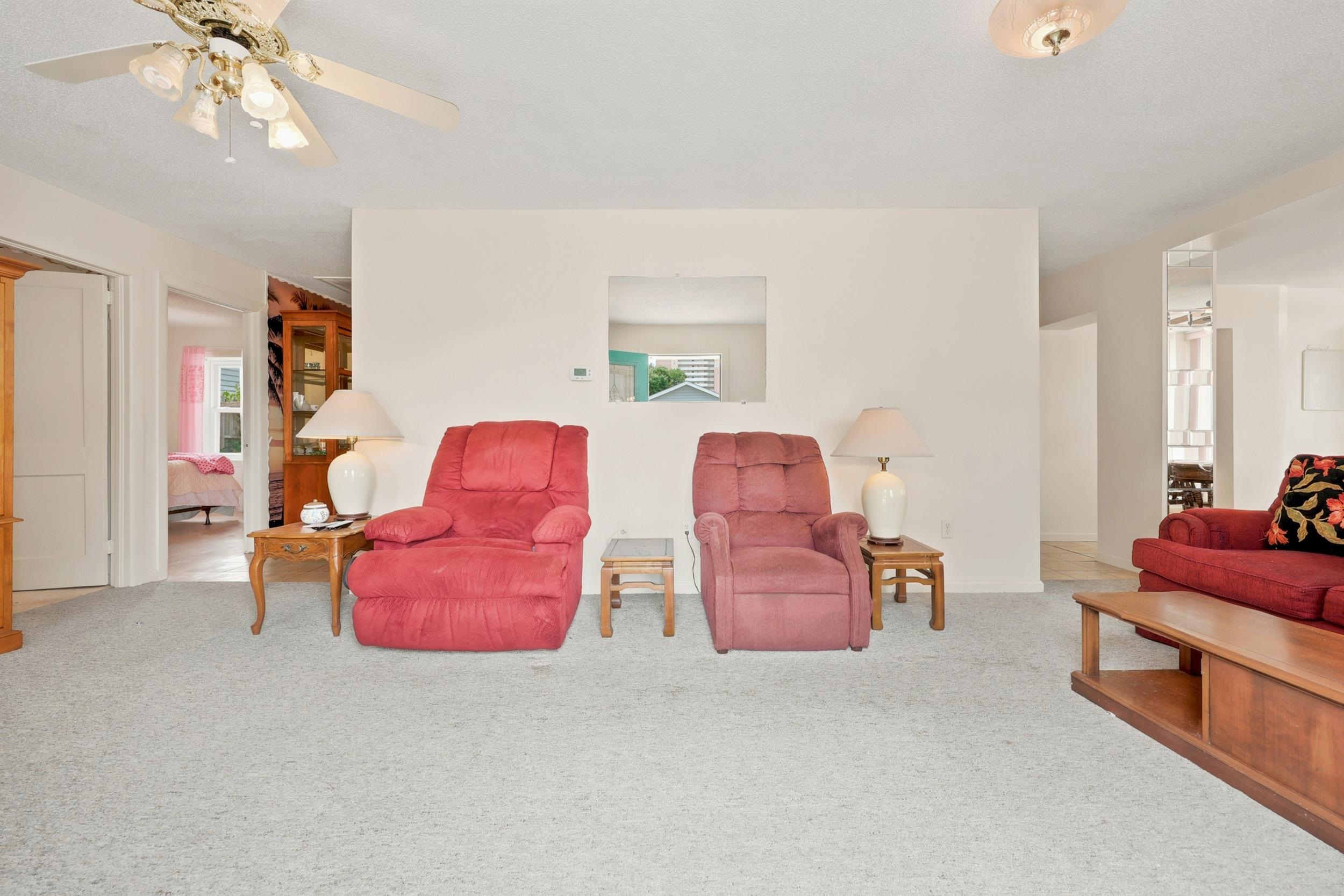2702 Havens Dr. Property Photo 6