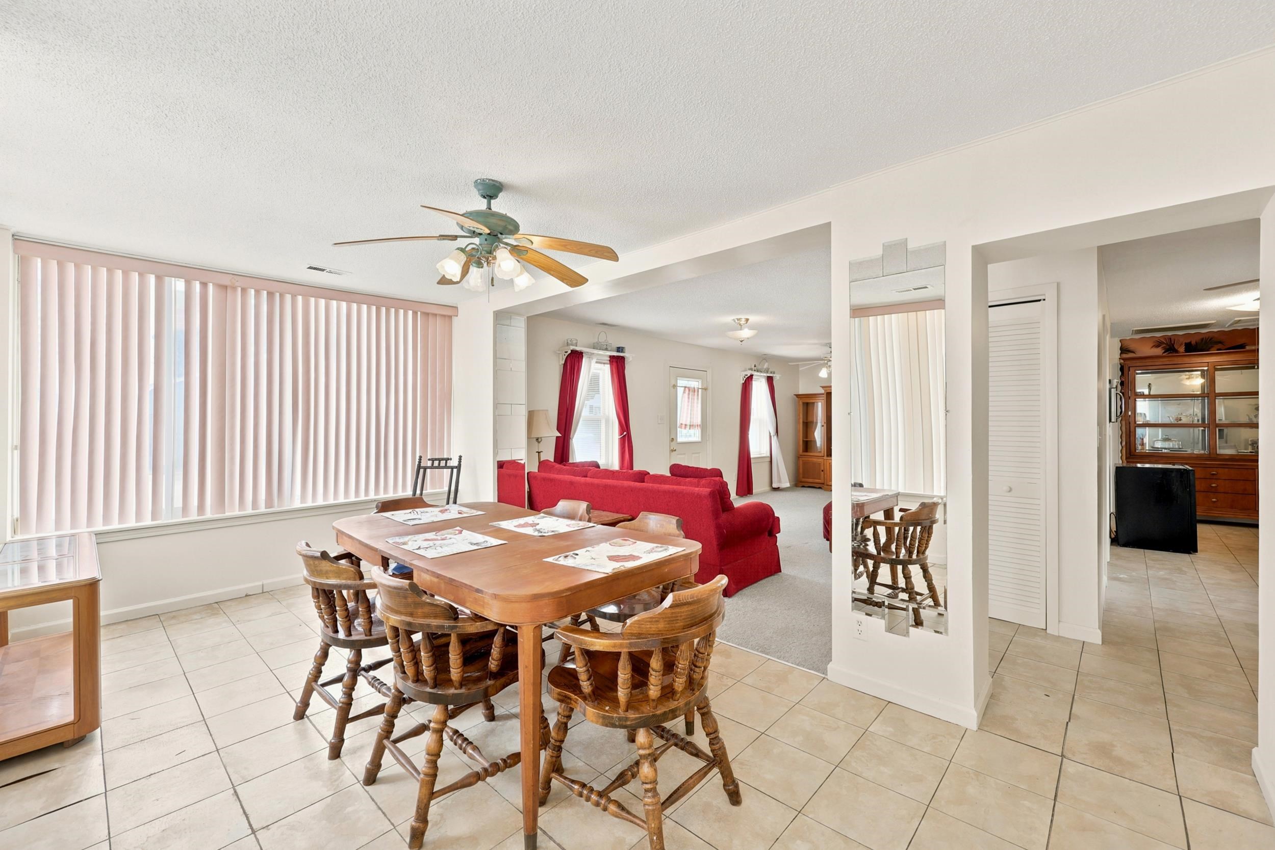 2702 Havens Dr. Property Photo 7