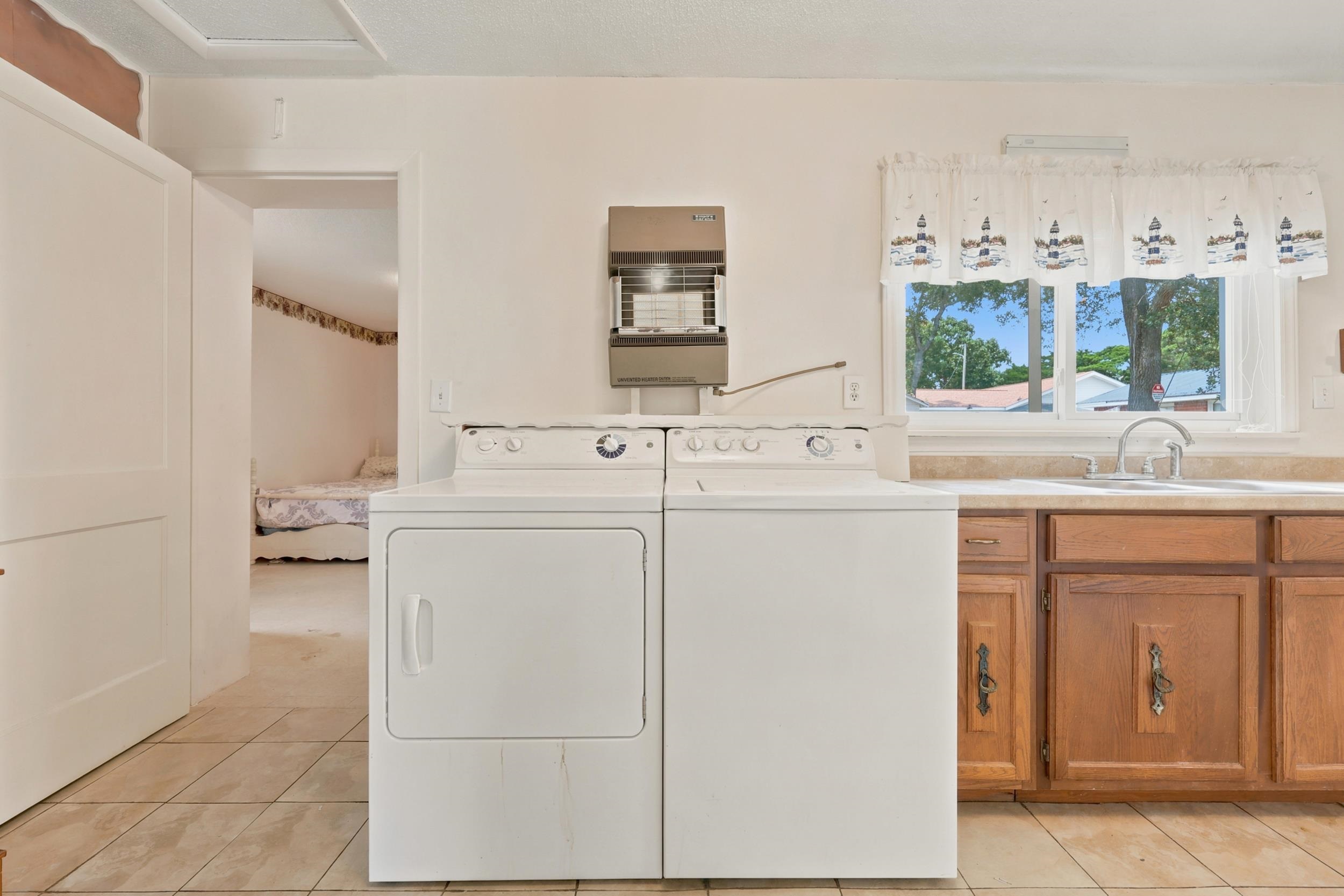 2702 Havens Dr. Property Photo 14