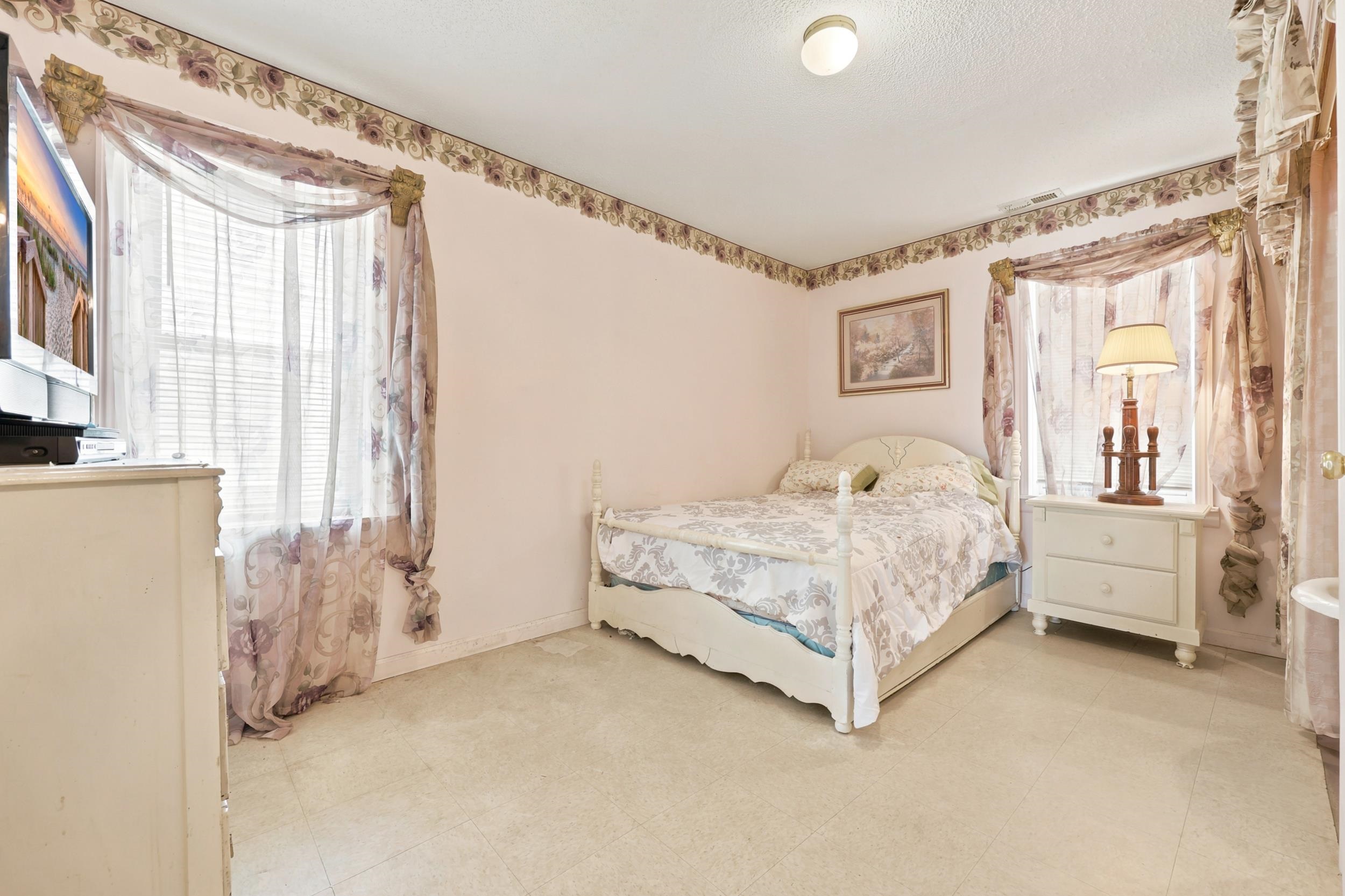 2702 Havens Dr. Property Photo 16