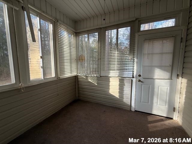 160 Lazy Willow Ln. Property Photo 2