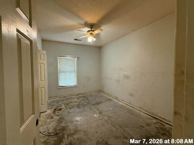 160 Lazy Willow Ln. Property Photo 4