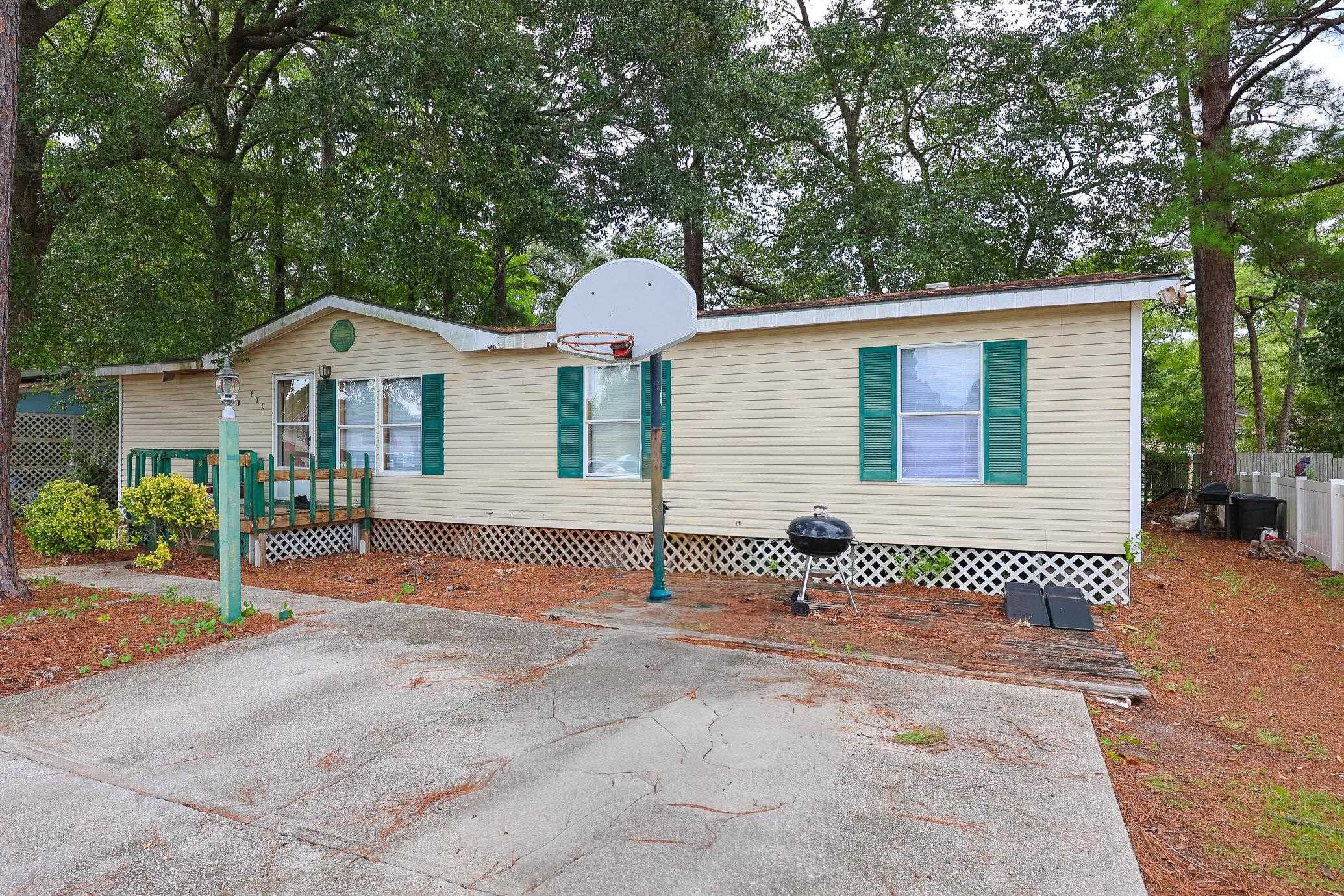 870 Pinetops Dr. Property Photo 1