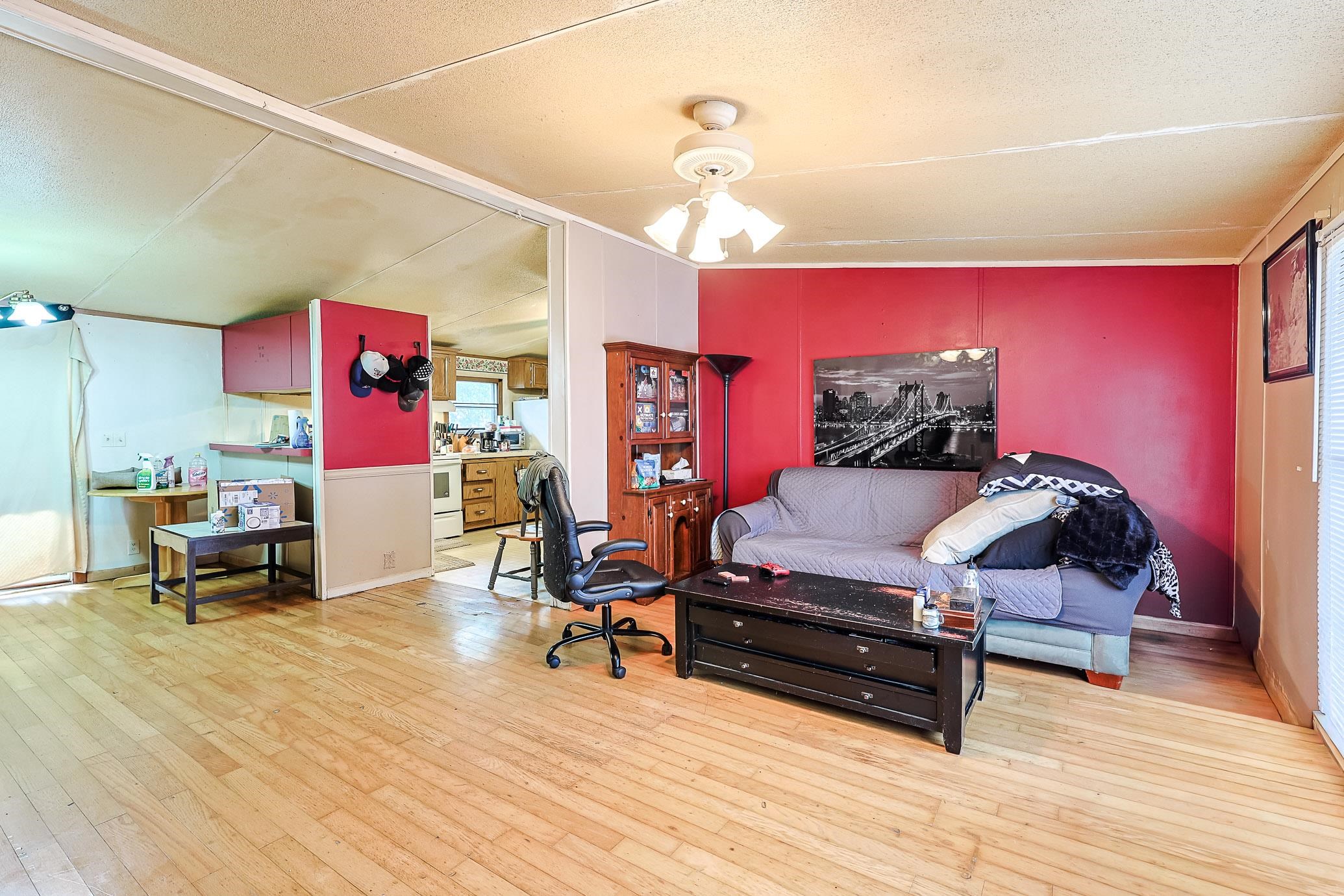 870 Pinetops Dr. Property Photo 3