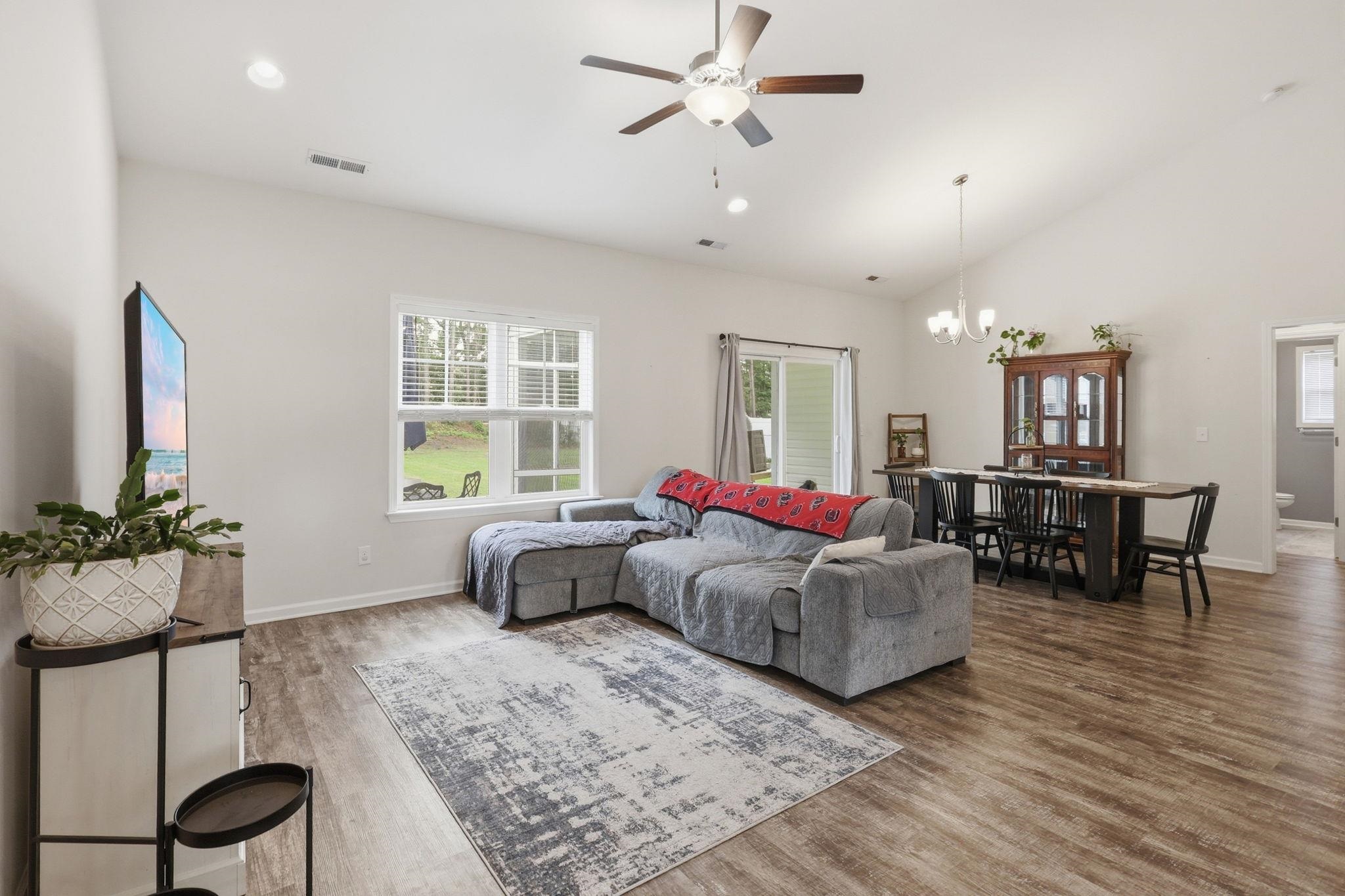 515 Allen St. Property Photo 6
