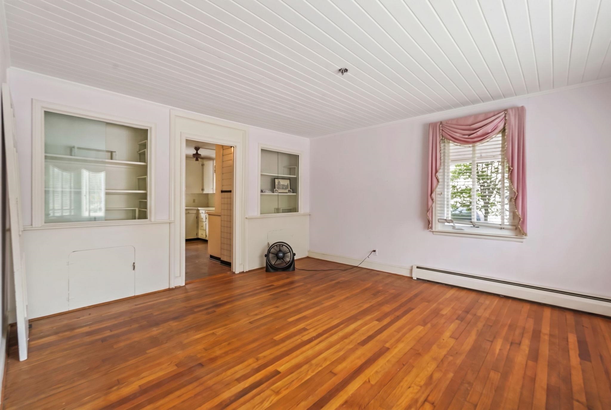 1302 9th Ave. Property Photo 3