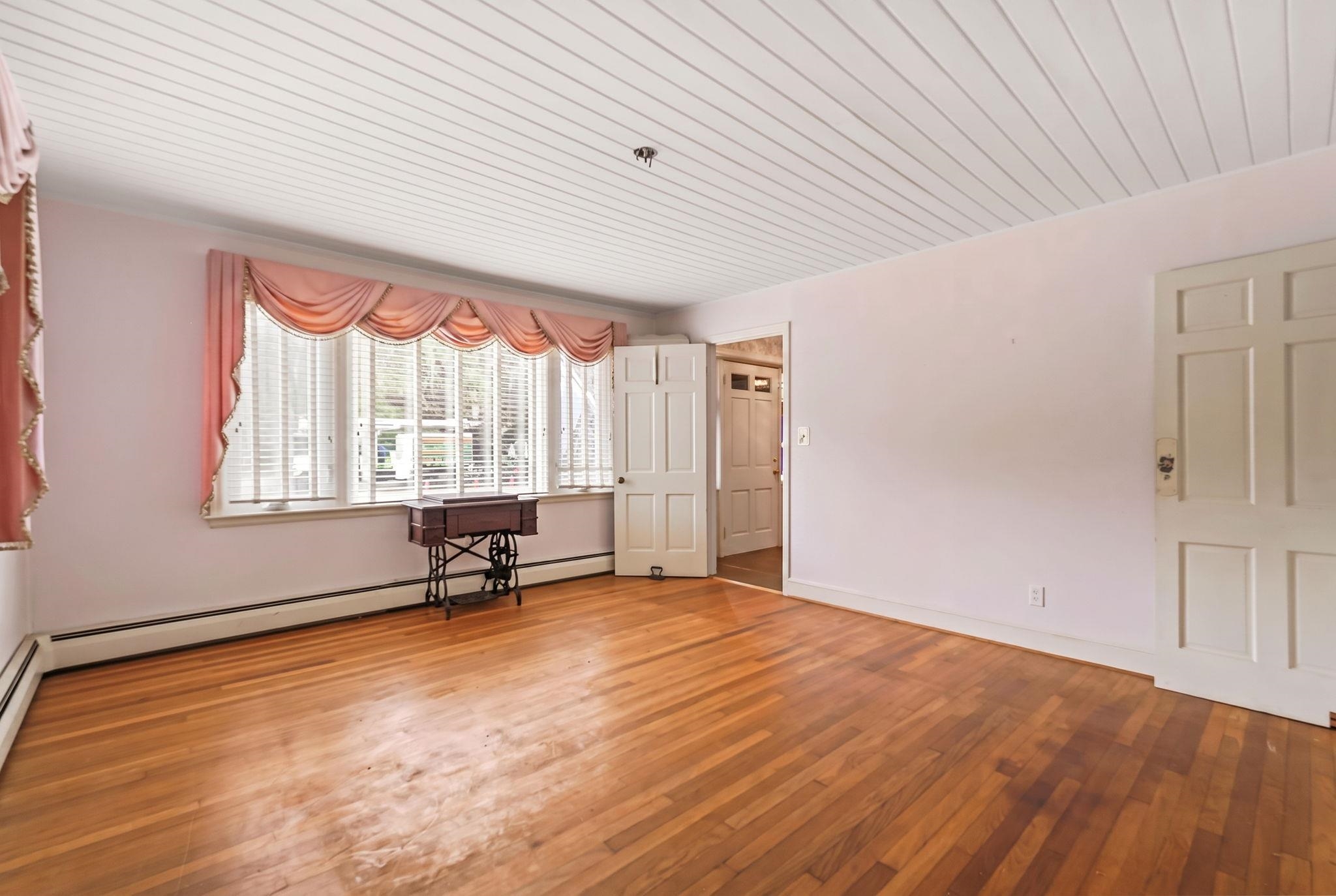 1302 9th Ave. Property Photo 4
