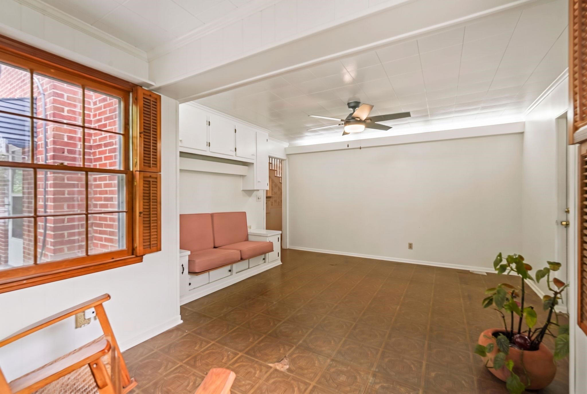 1302 9th Ave. Property Photo 8