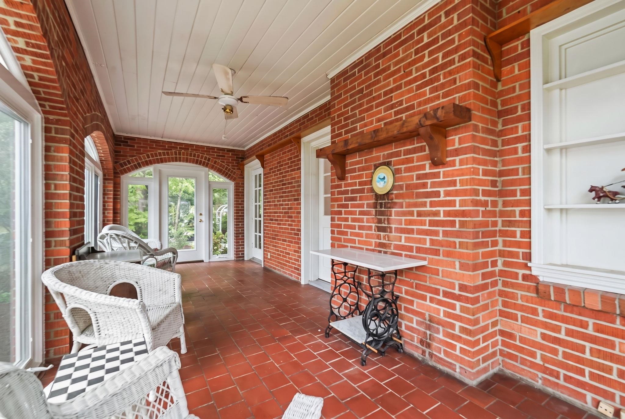 1302 9th Ave. Property Photo 10