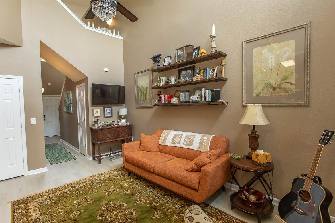 159 Chenoa Dr. Property Photo 12