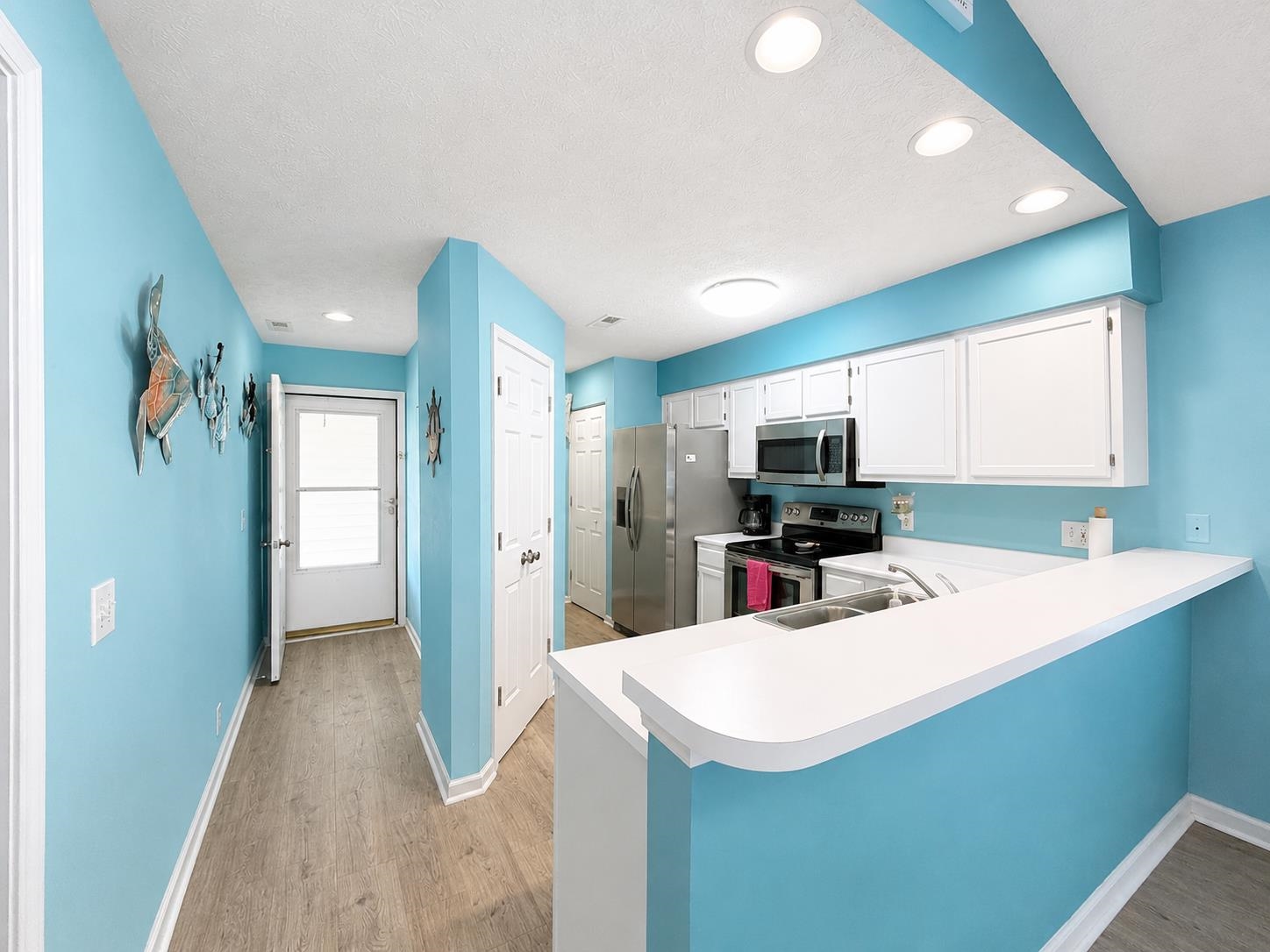 657 Tupelo Ln. Property Photo 2