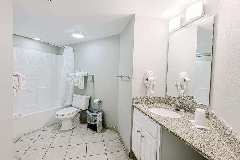 5200 N Ocean Blvd. Property Photo 11