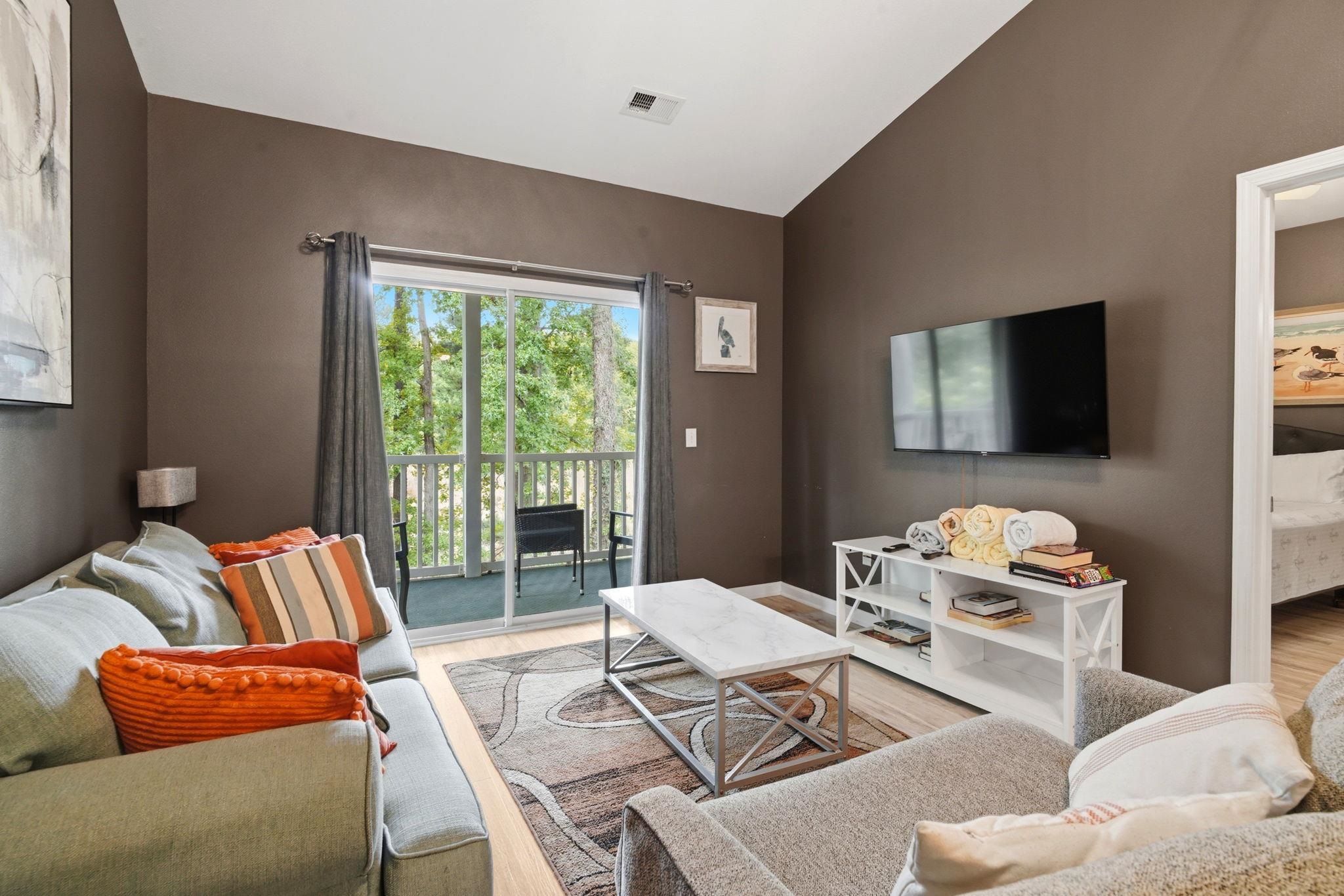1302 River Oaks Dr. Property Photo 6
