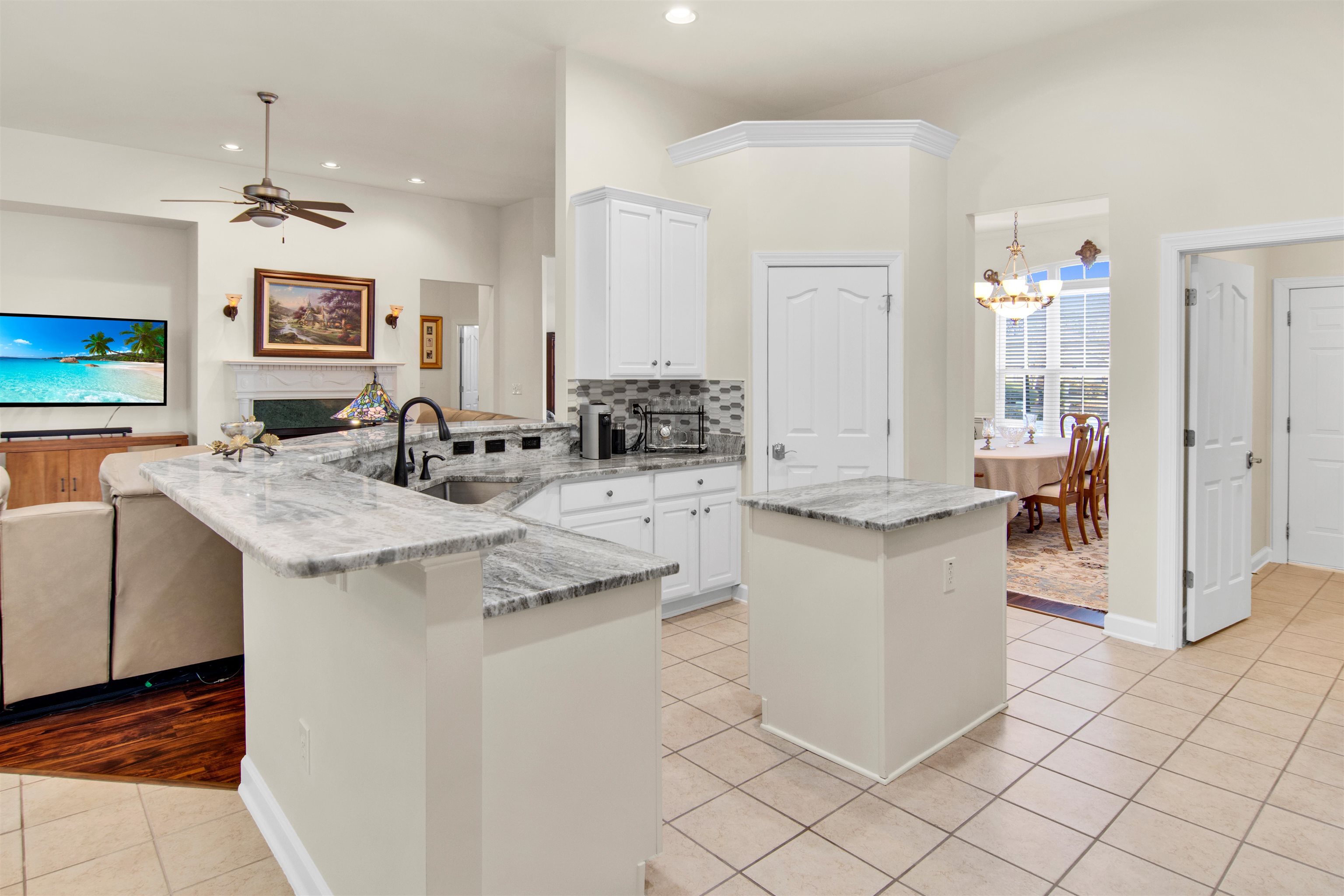 908 Adaline Ct. Property Photo 18