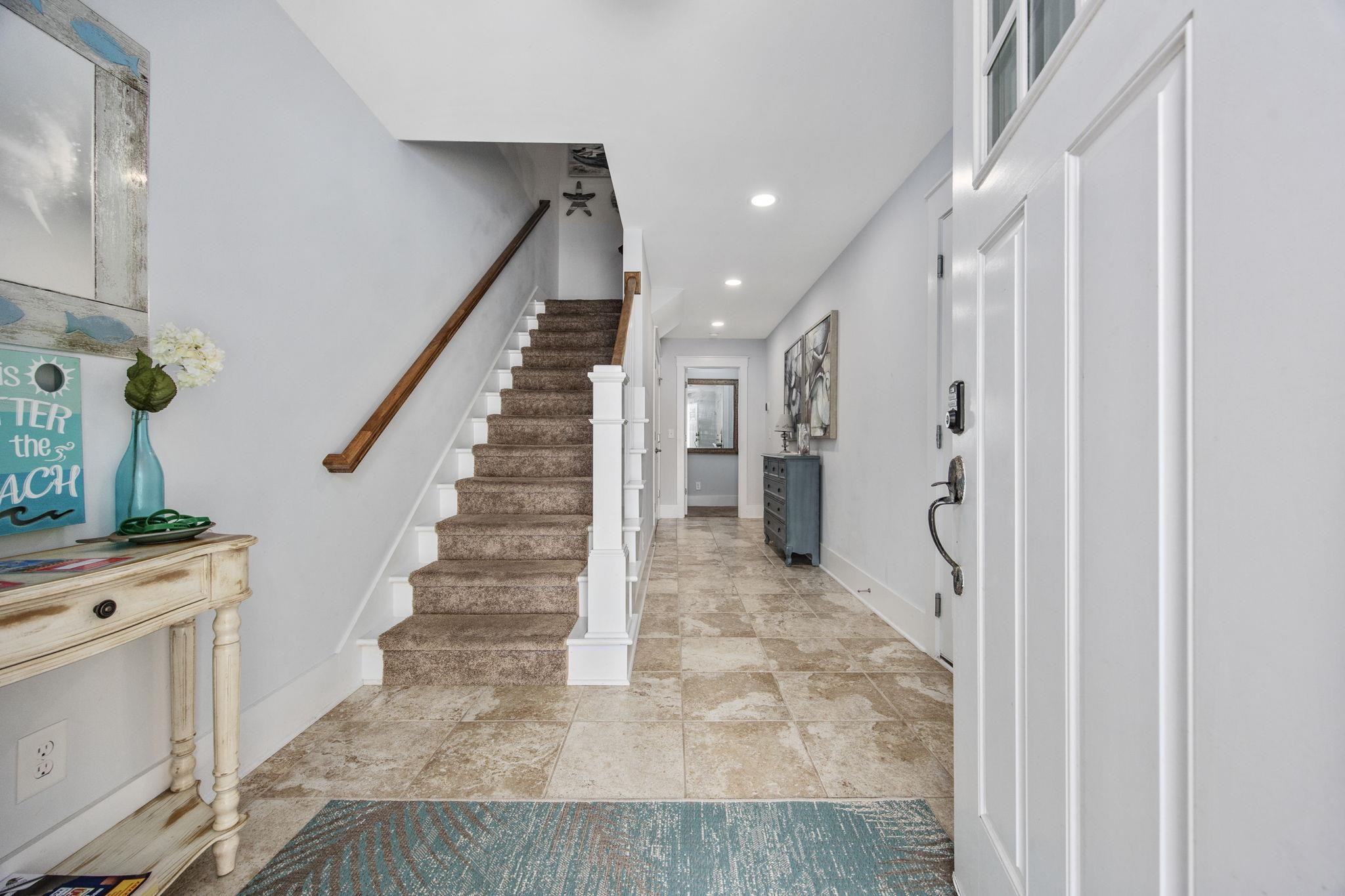 820 Madiera Dr. Property Photo 5